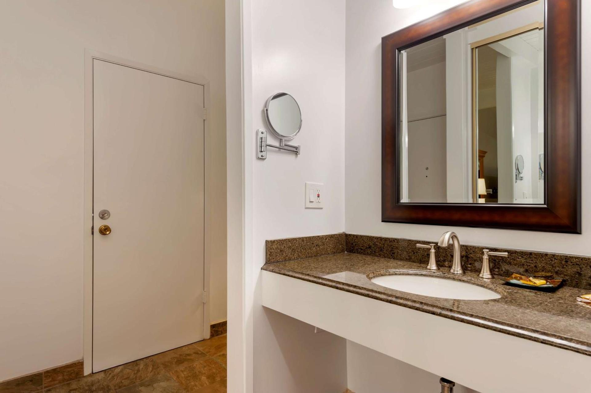 Best Western Plus Santa Barbara photo 41