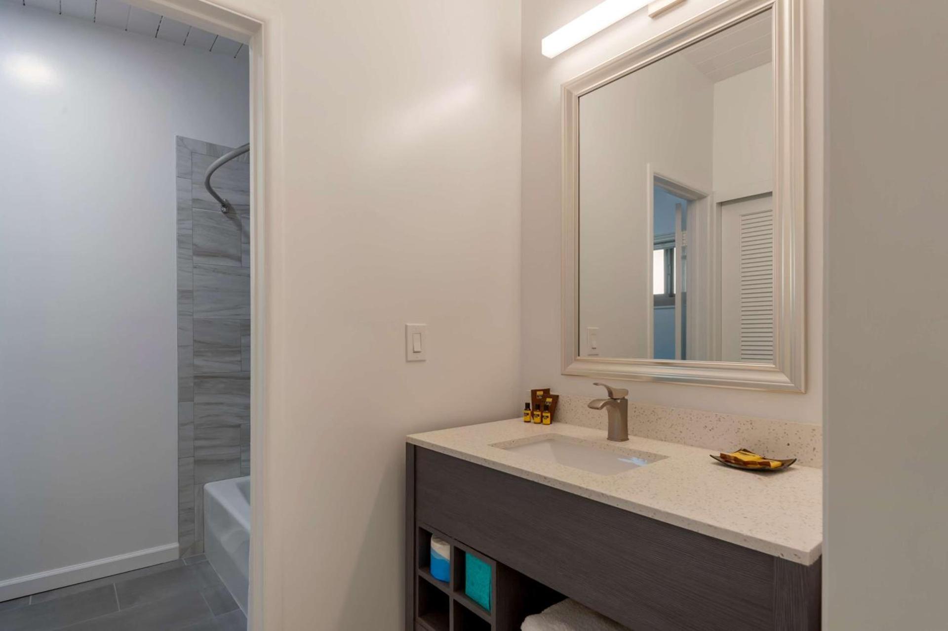 Best Western Plus Santa Barbara photo 44