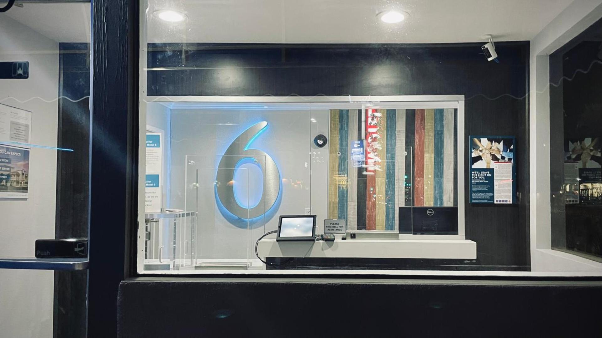 Motel 6 Pico Rivera - Los Angeles, CA photo 11