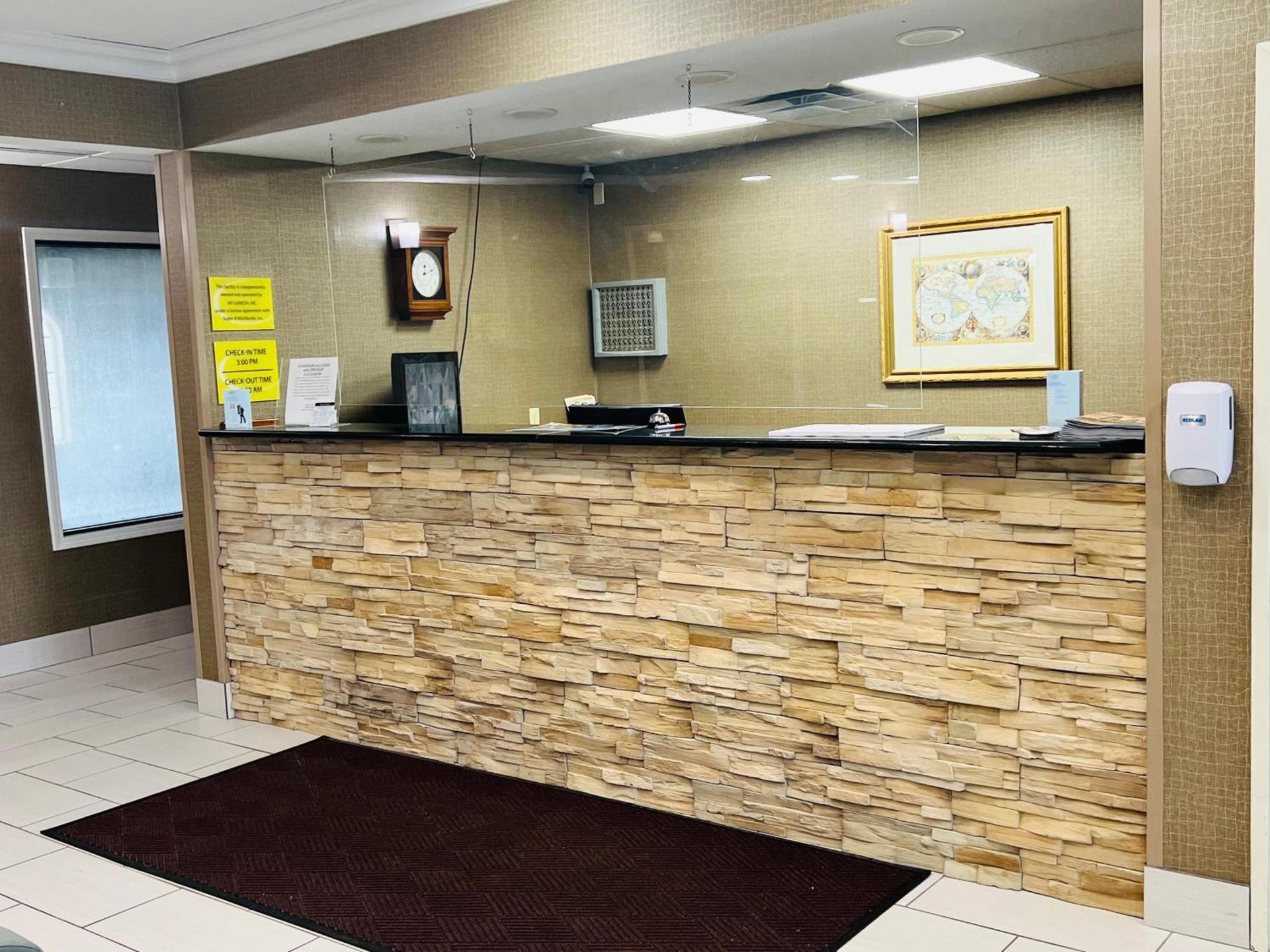 Super 8 by Wyndham South Bend photo 14