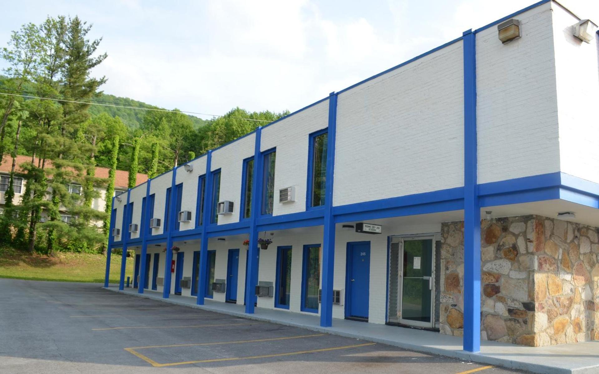 Economy Inn Bluefield photo 1