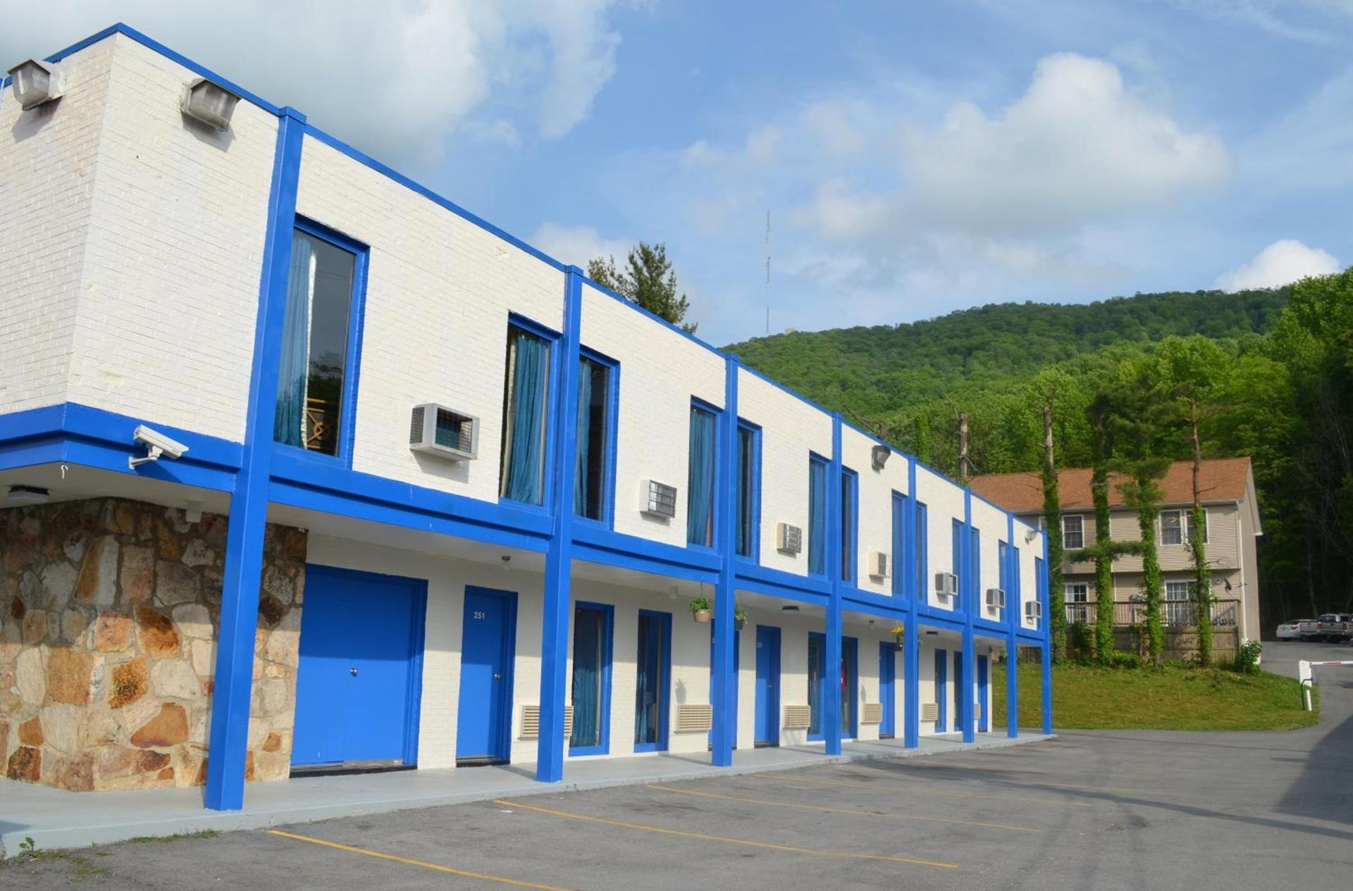 Economy Inn Bluefield photo 2