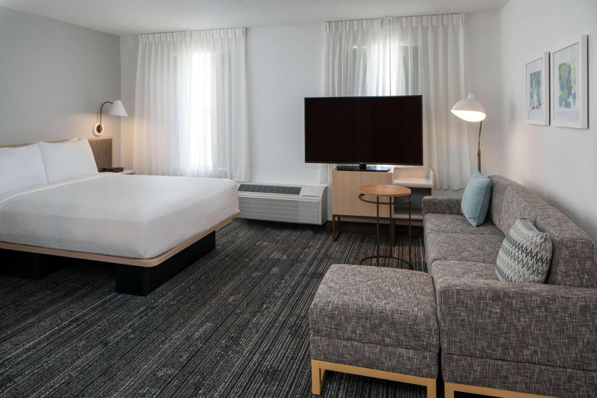 Sonesta Simply Suites Falls Church photo 4