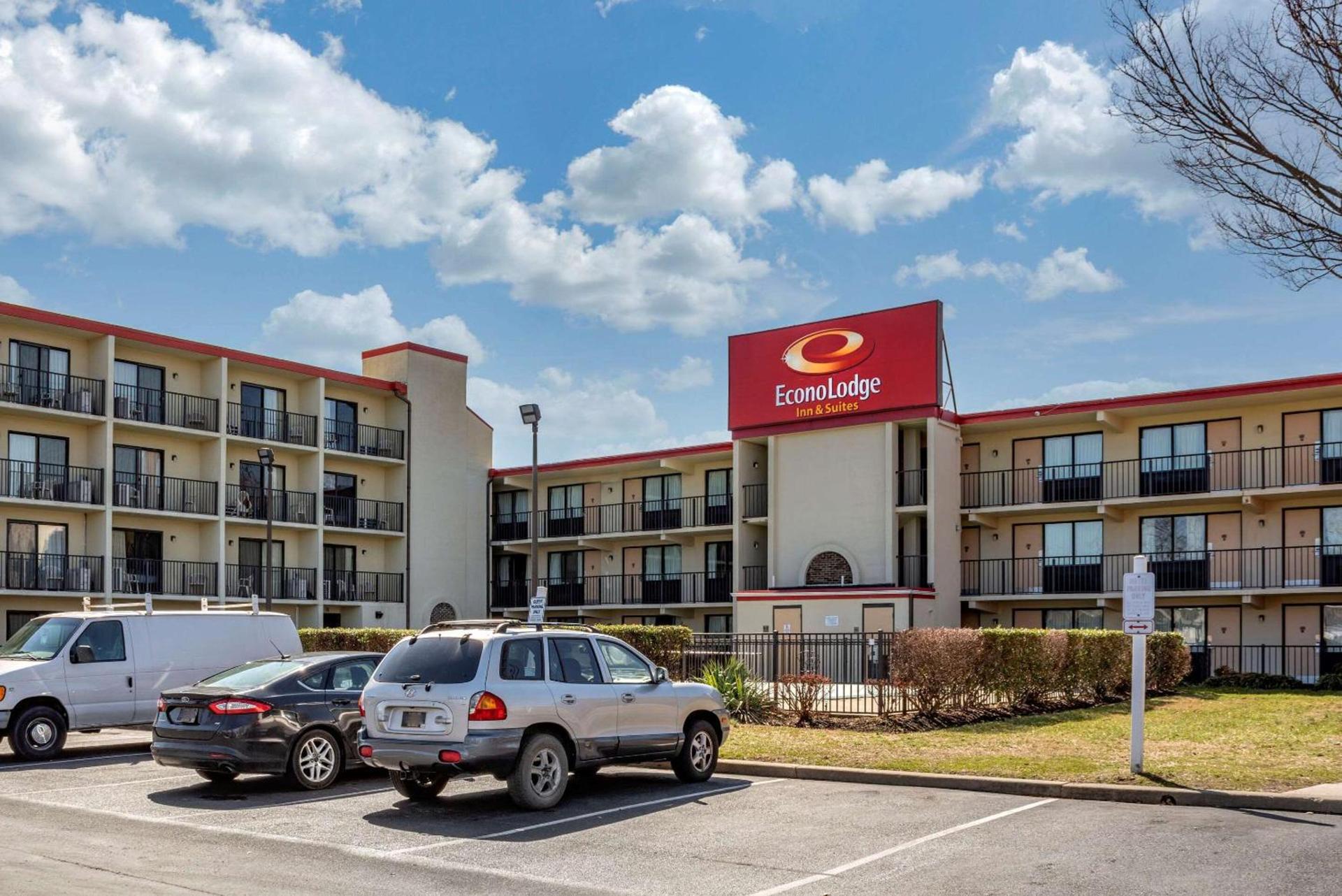 Econo Lodge Inn & Suites Rehoboth Beach photo 2
