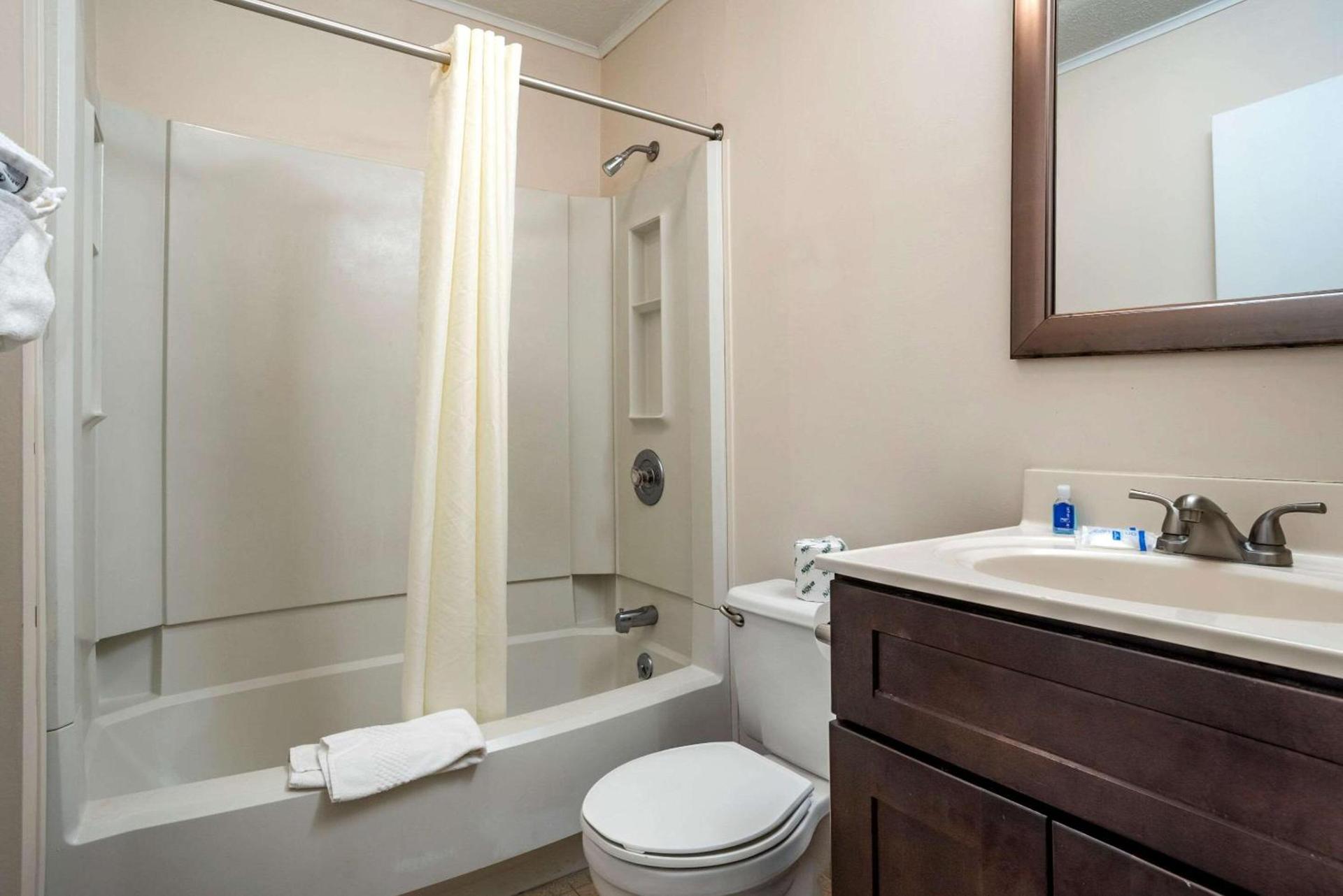 Rodeway Inn & Suites Rehoboth Beach photo 19