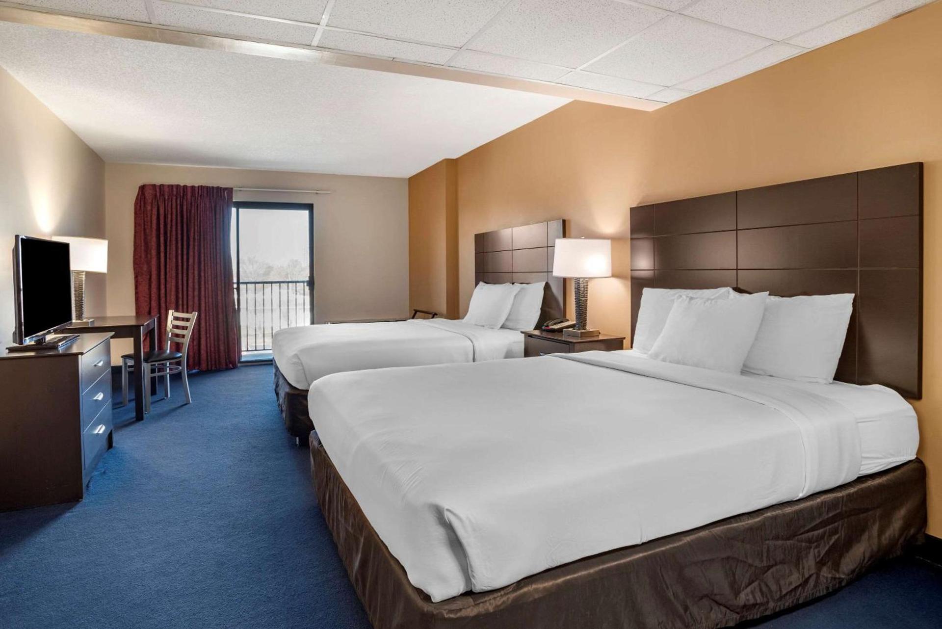 Econo Lodge Inn & Suites Rehoboth Beach photo 26
