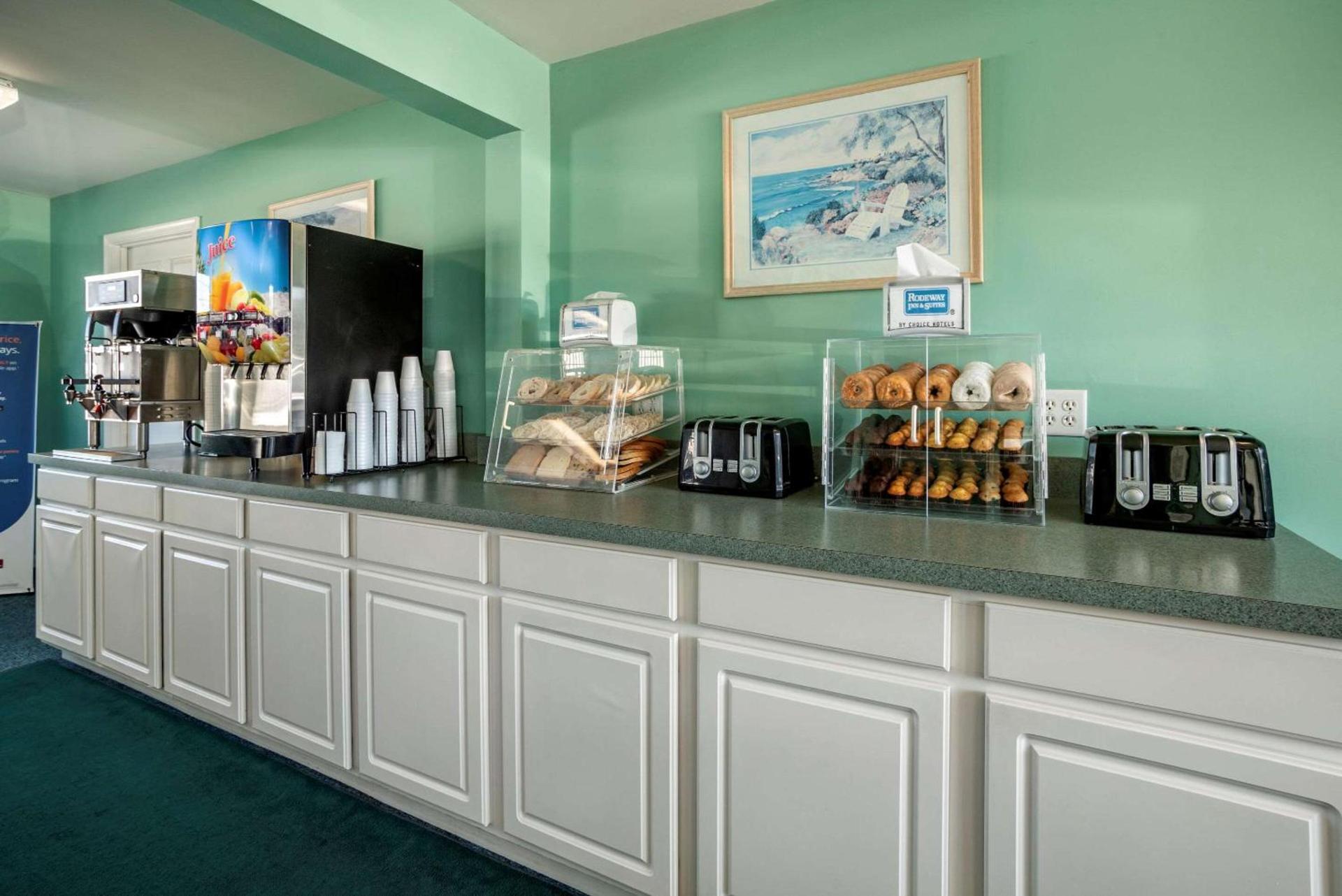 Rodeway Inn & Suites Rehoboth Beach photo 26
