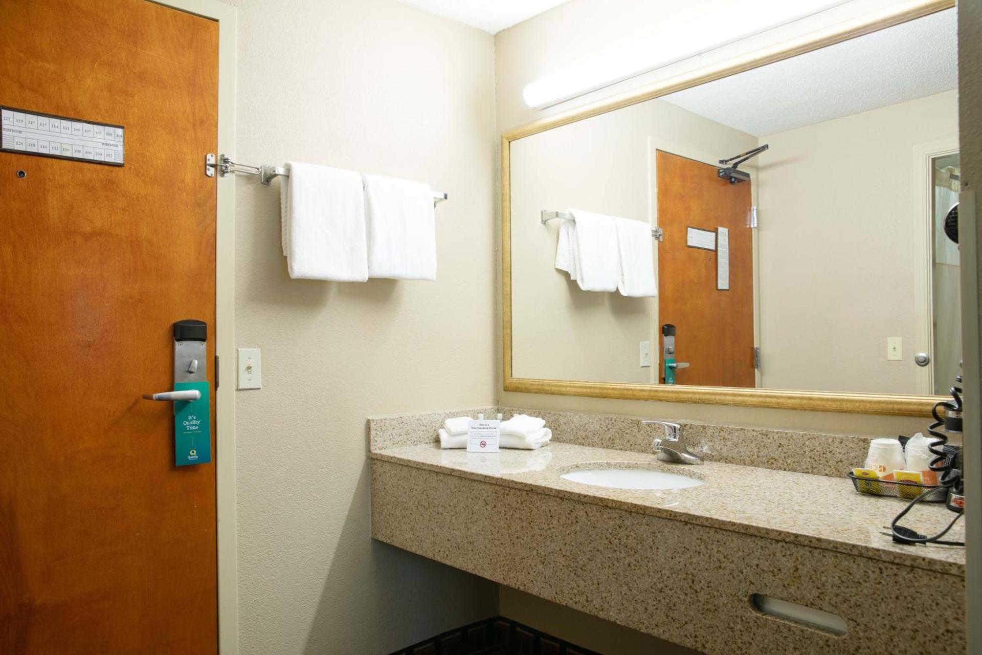 Quality Inn Raynham - Taunton photo 48