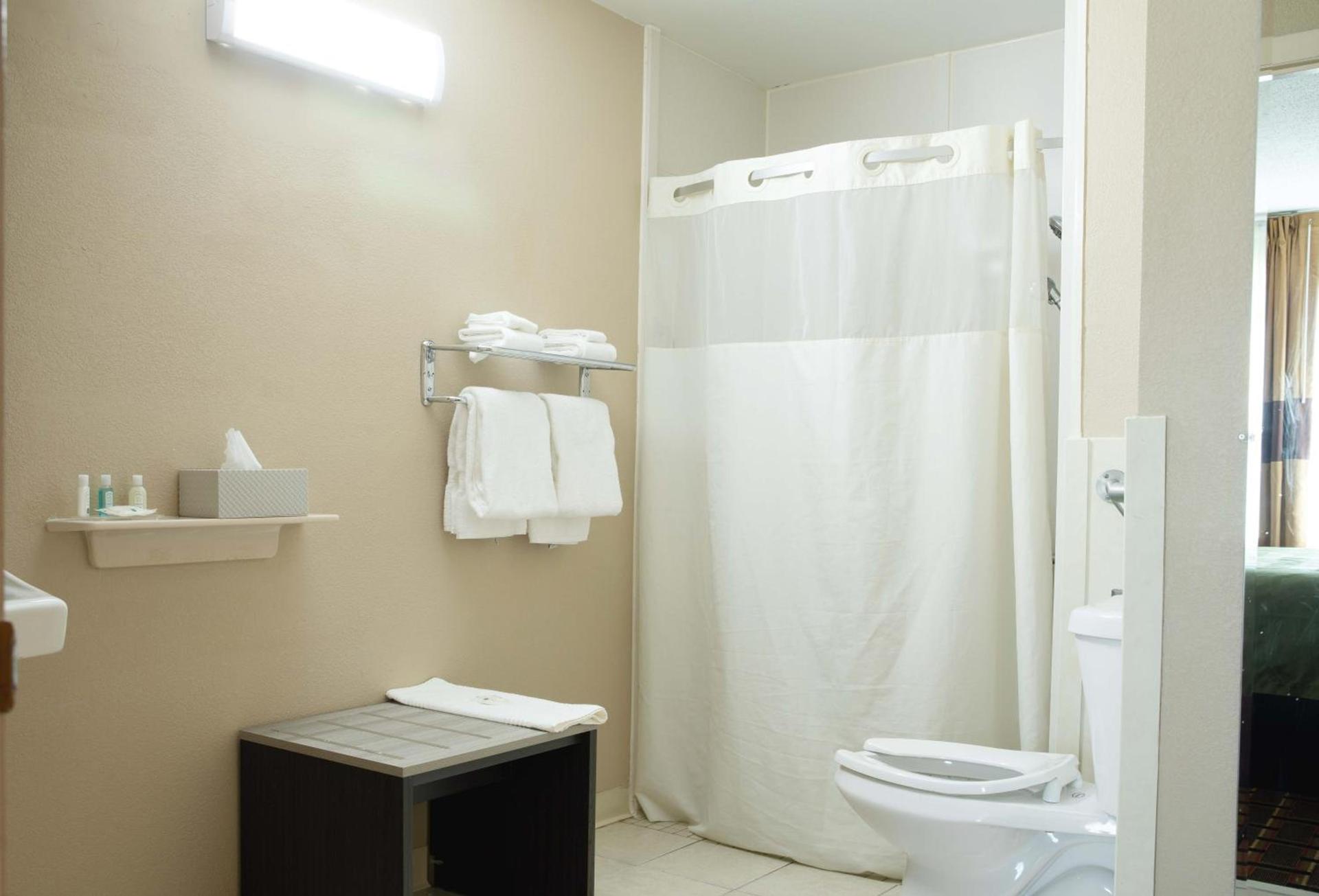 Quality Inn Raynham - Taunton photo 55