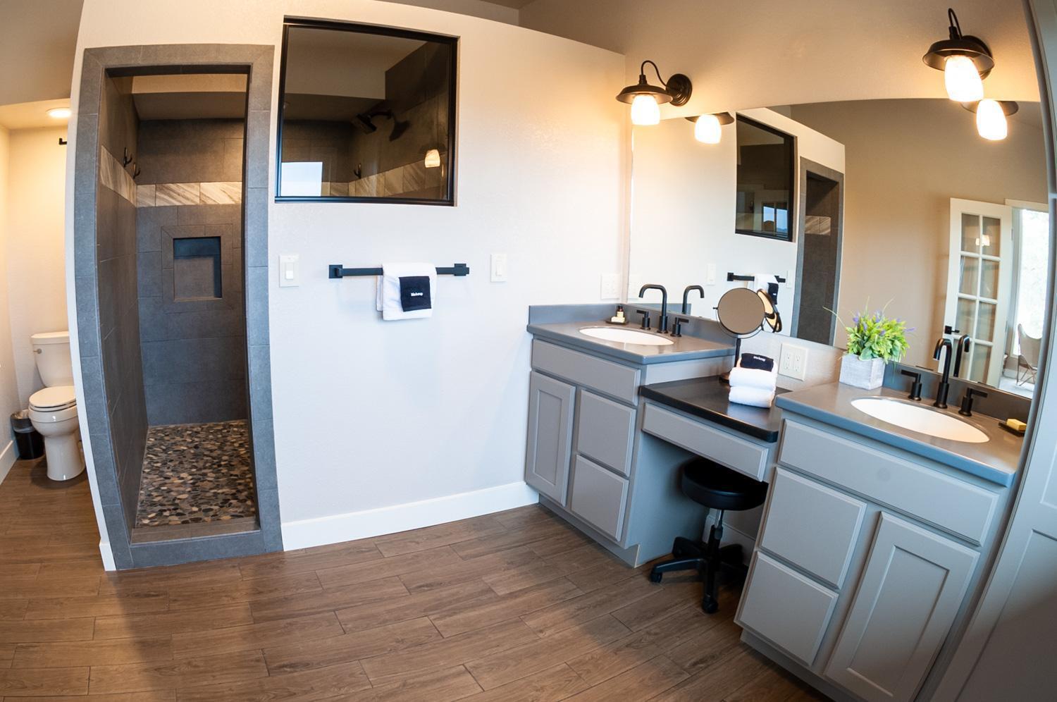 Royal Gorge Cabins photo 9