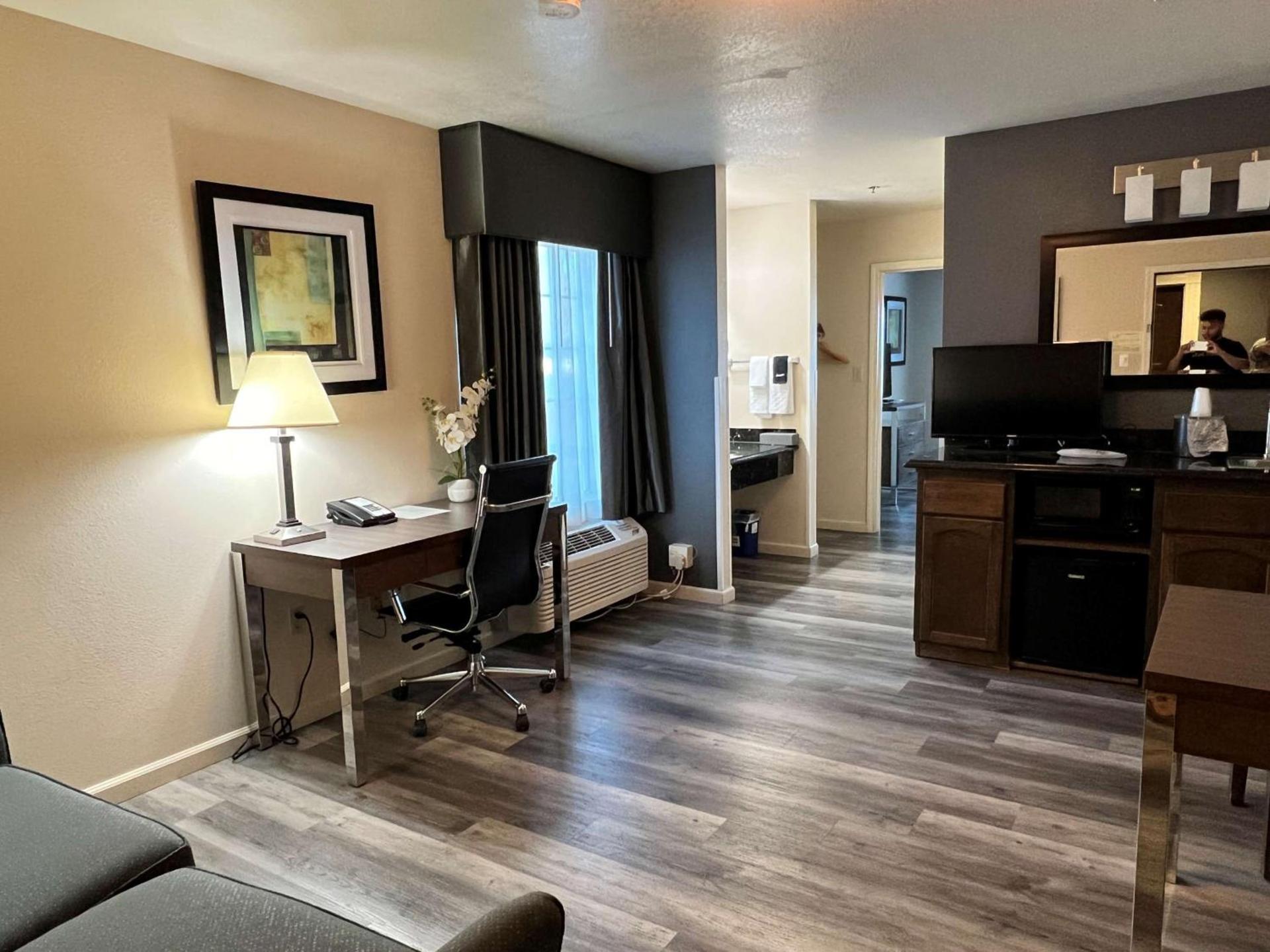 Best Western Americana photo 41