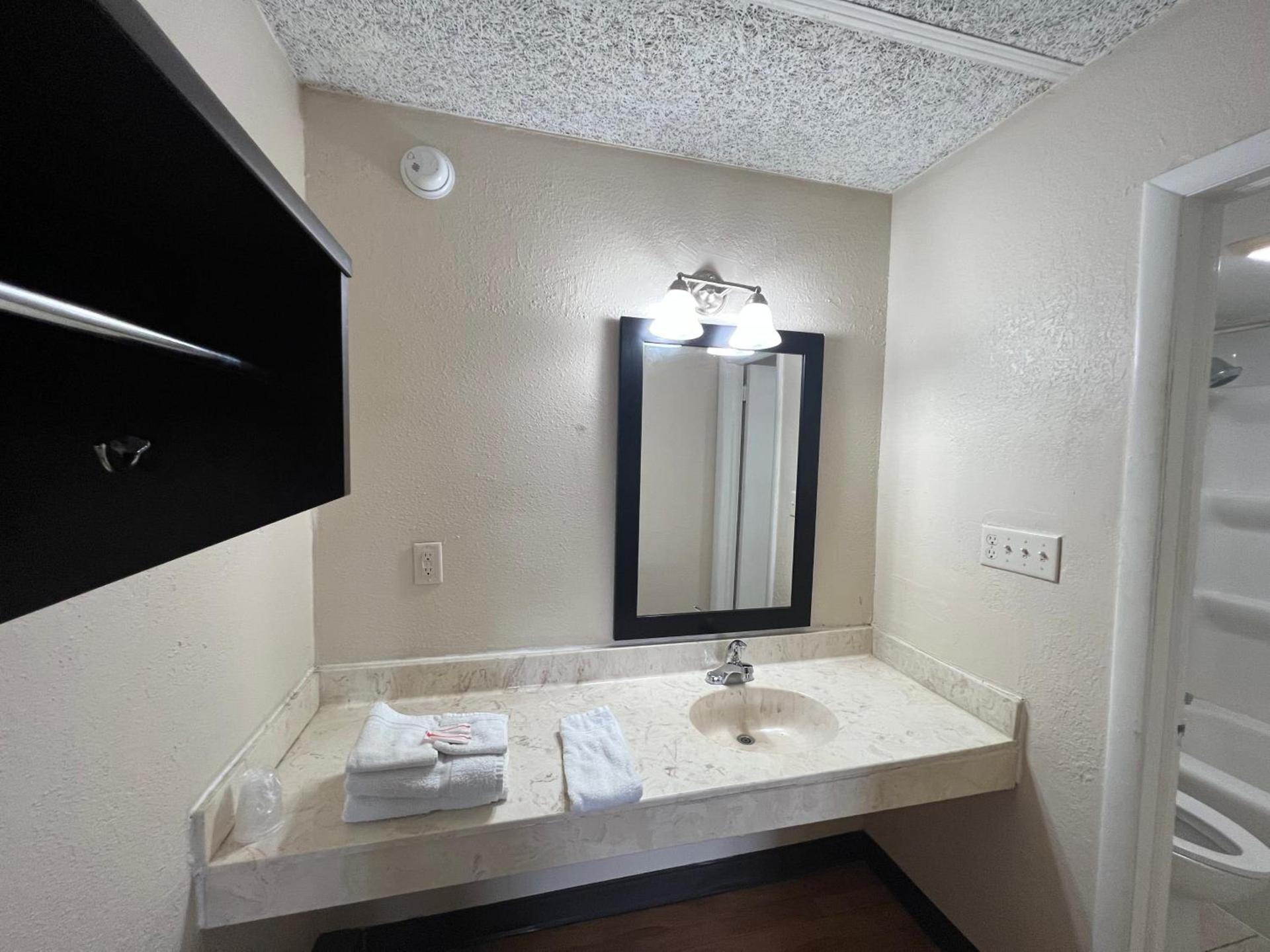 Knights Inn Ashland photo 12