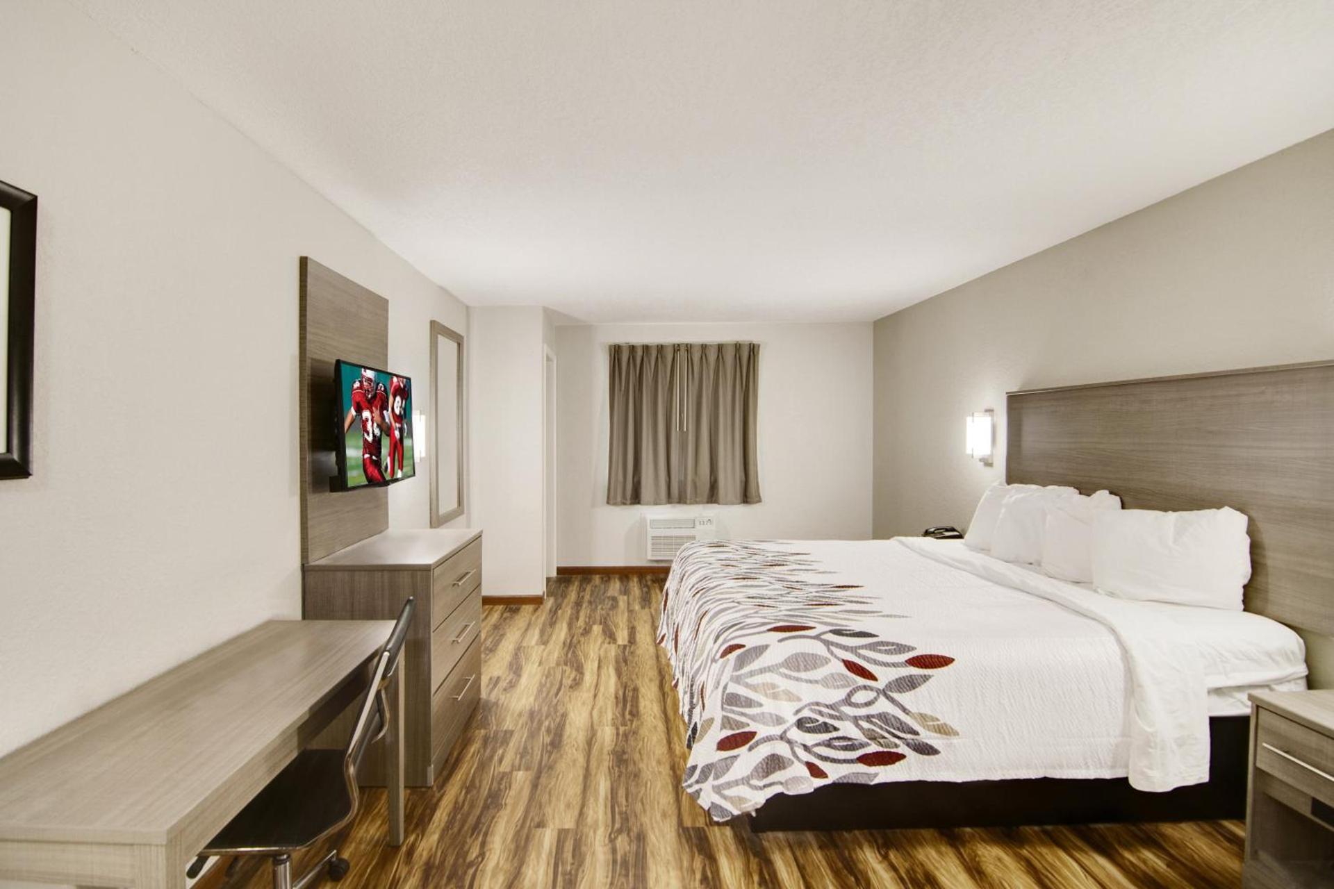 Red Roof Inn & Suites Pensacola-NAS Corry photo 17