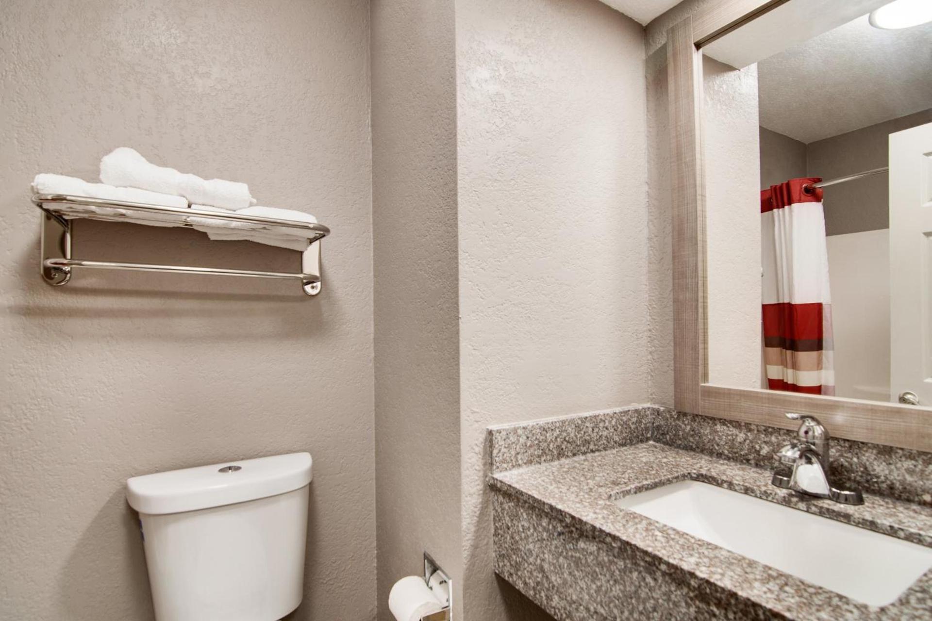 Red Roof Inn & Suites Pensacola-NAS Corry photo 38