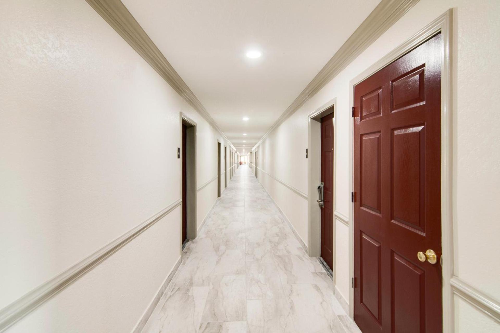 Red Roof Inn & Suites Pensacola-NAS Corry photo 9