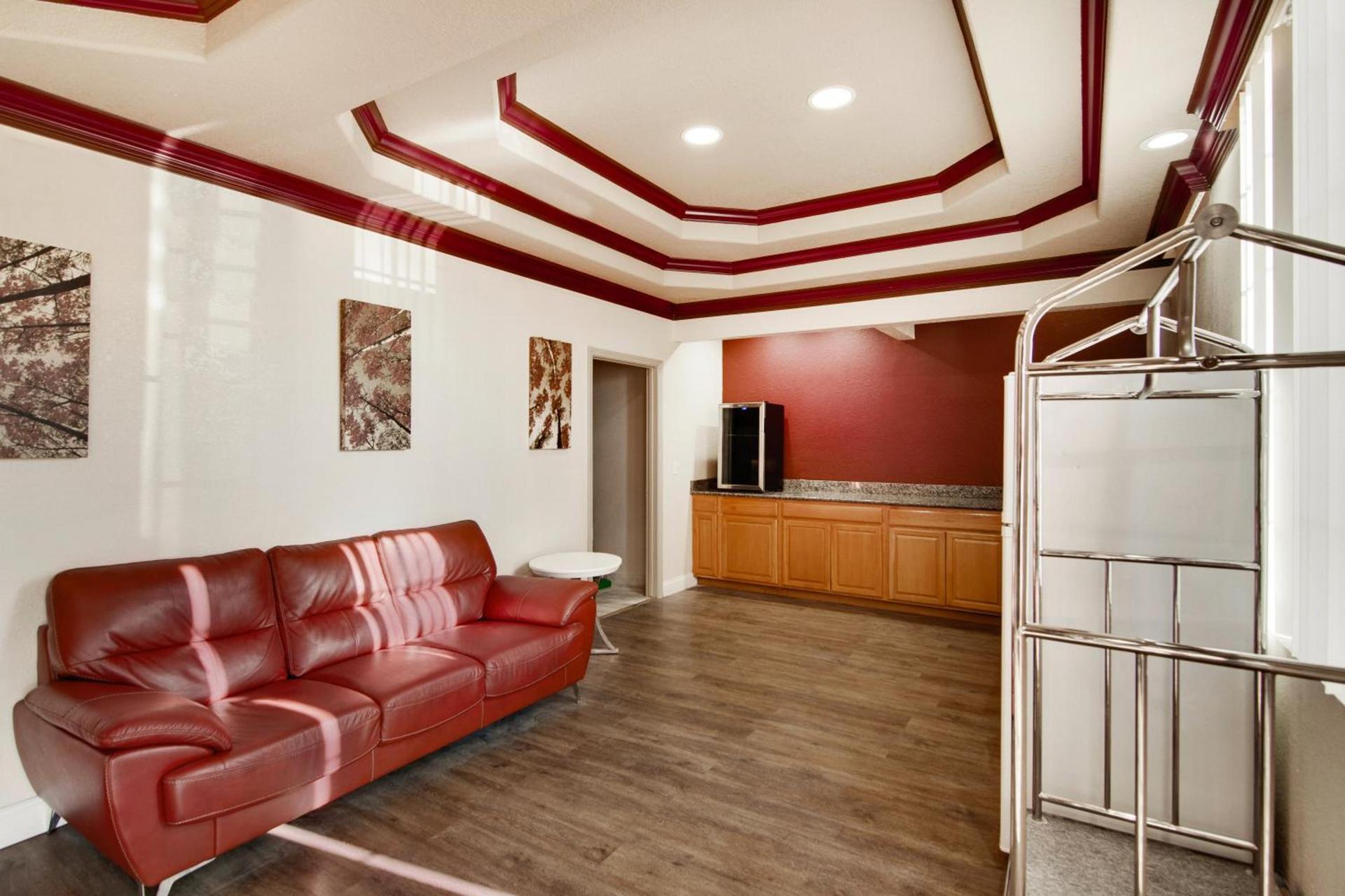 Red Roof Inn & Suites Pensacola-NAS Corry photo 6