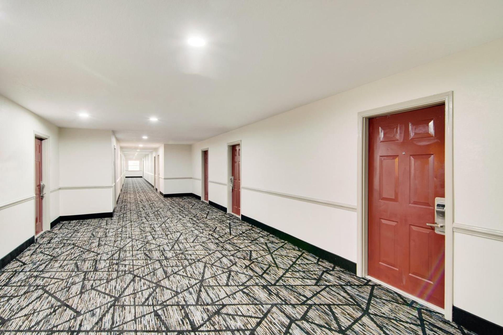 Red Roof Inn & Suites Pensacola-NAS Corry photo 8