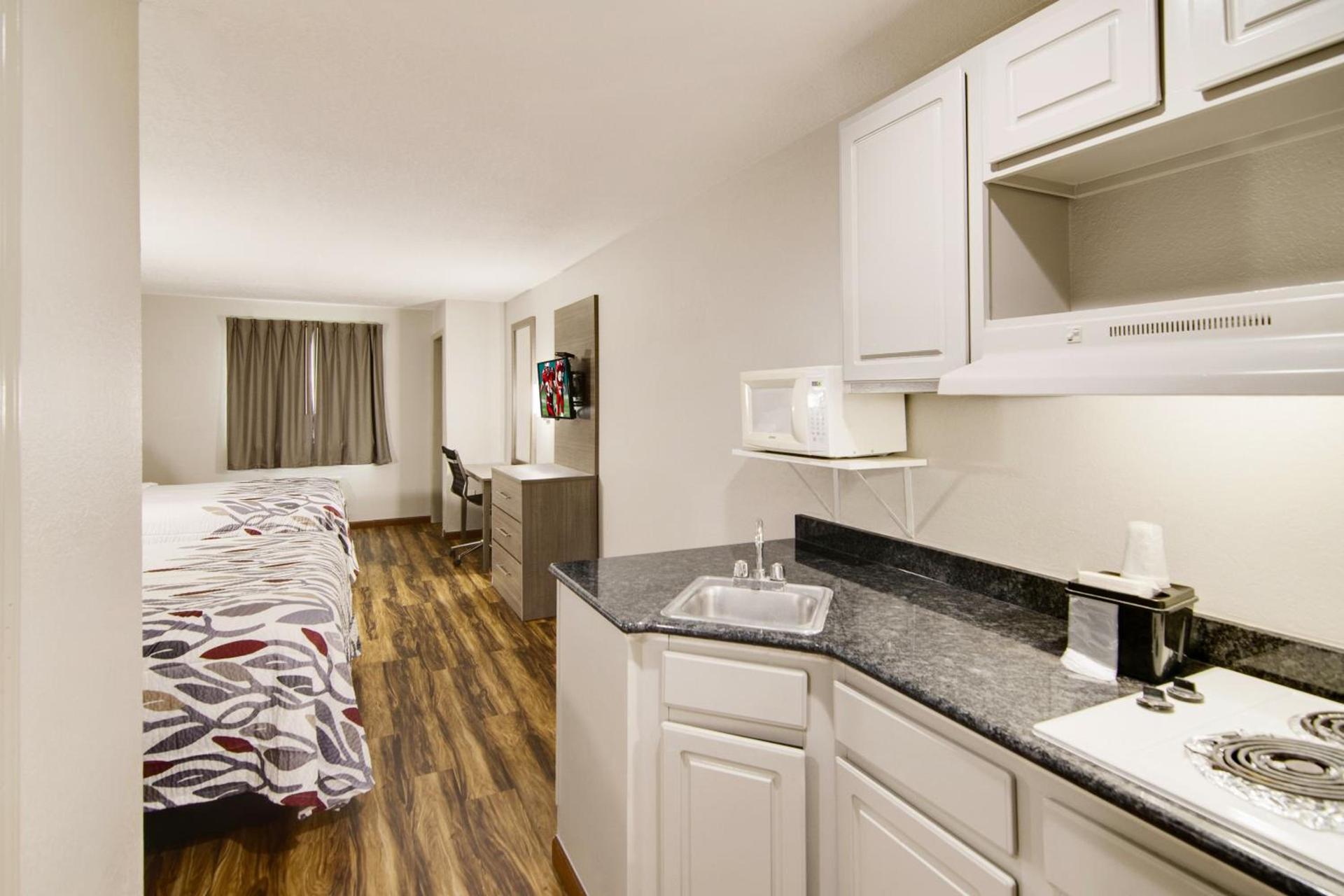 Red Roof Inn & Suites Pensacola-NAS Corry photo 22