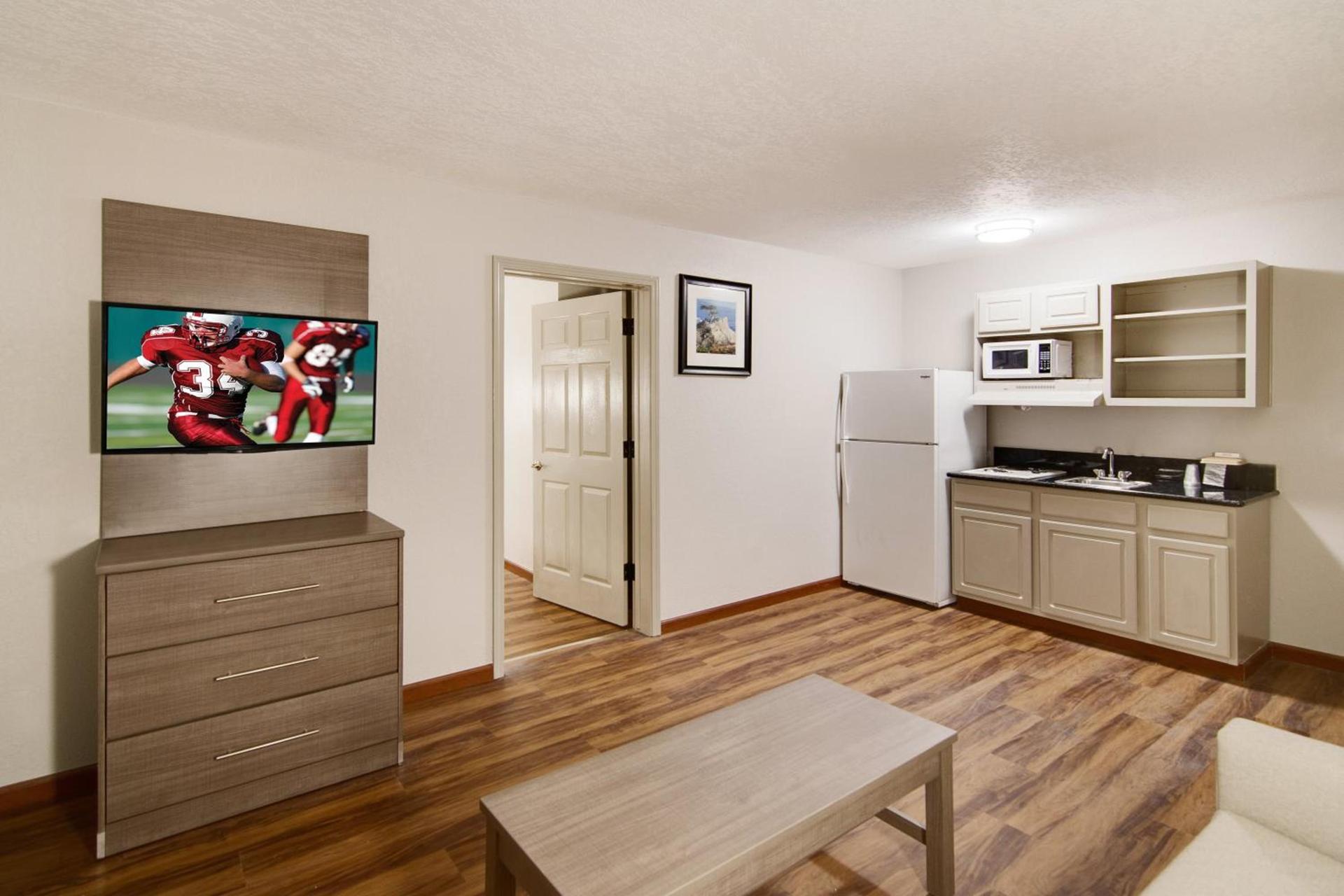 Red Roof Inn & Suites Pensacola-NAS Corry photo 30