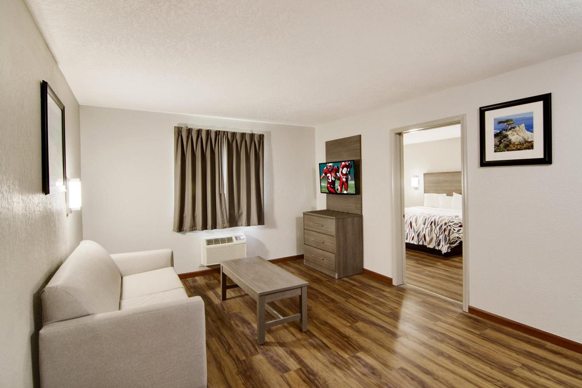 Red Roof Inn & Suites Pensacola-NAS Corry photo 31