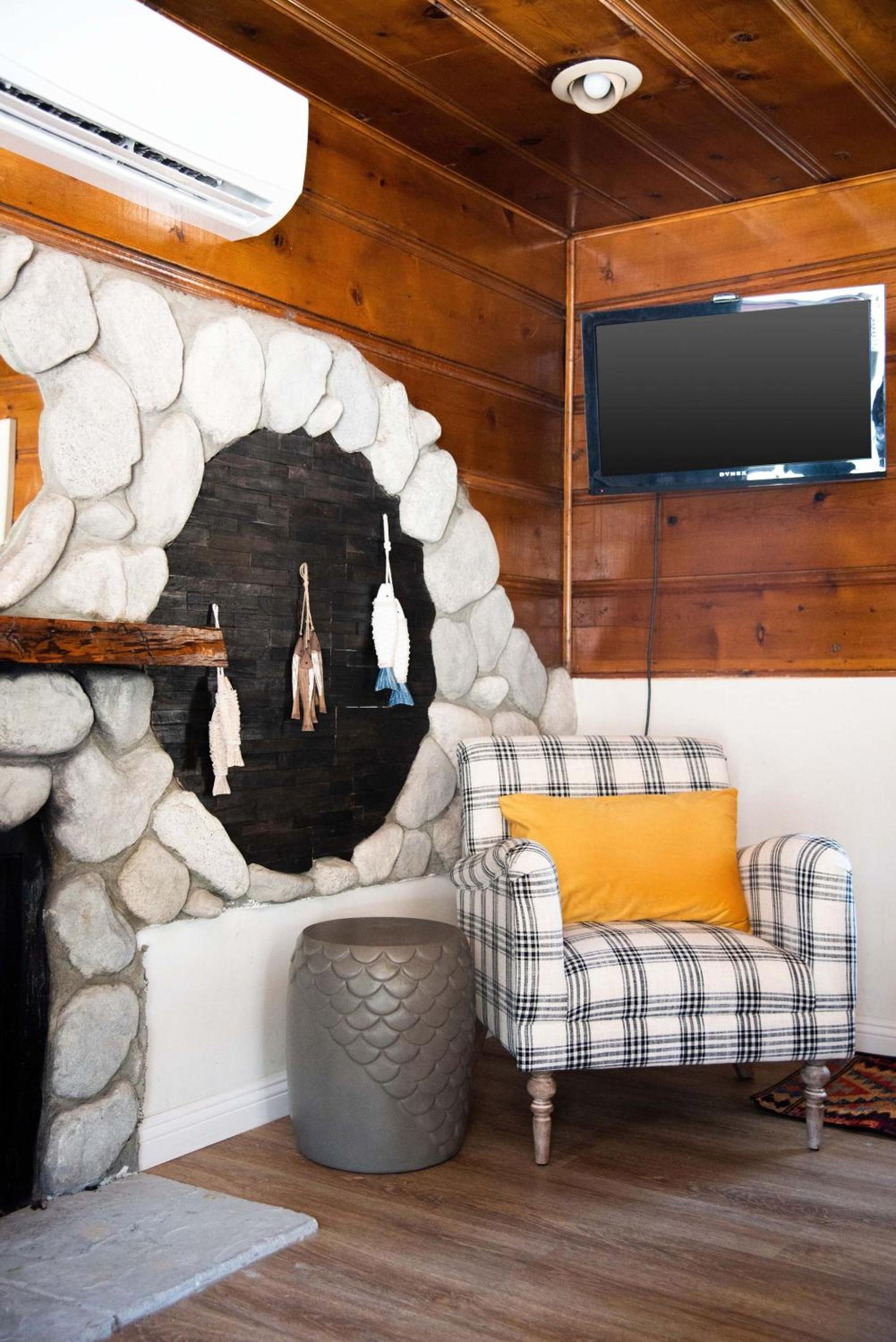 Lakewood Cabins photo 2