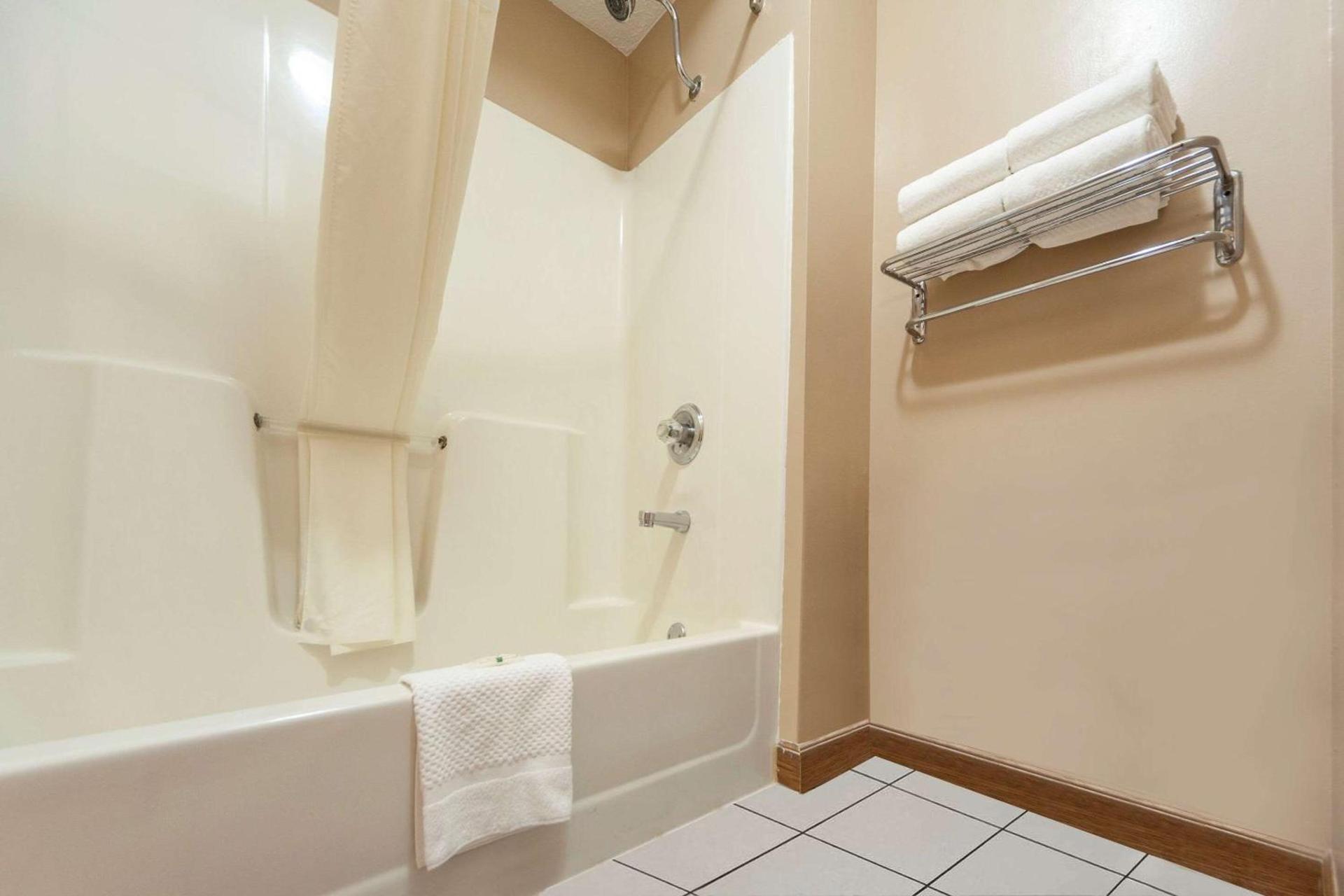 Quality Inn Hastings photo 18