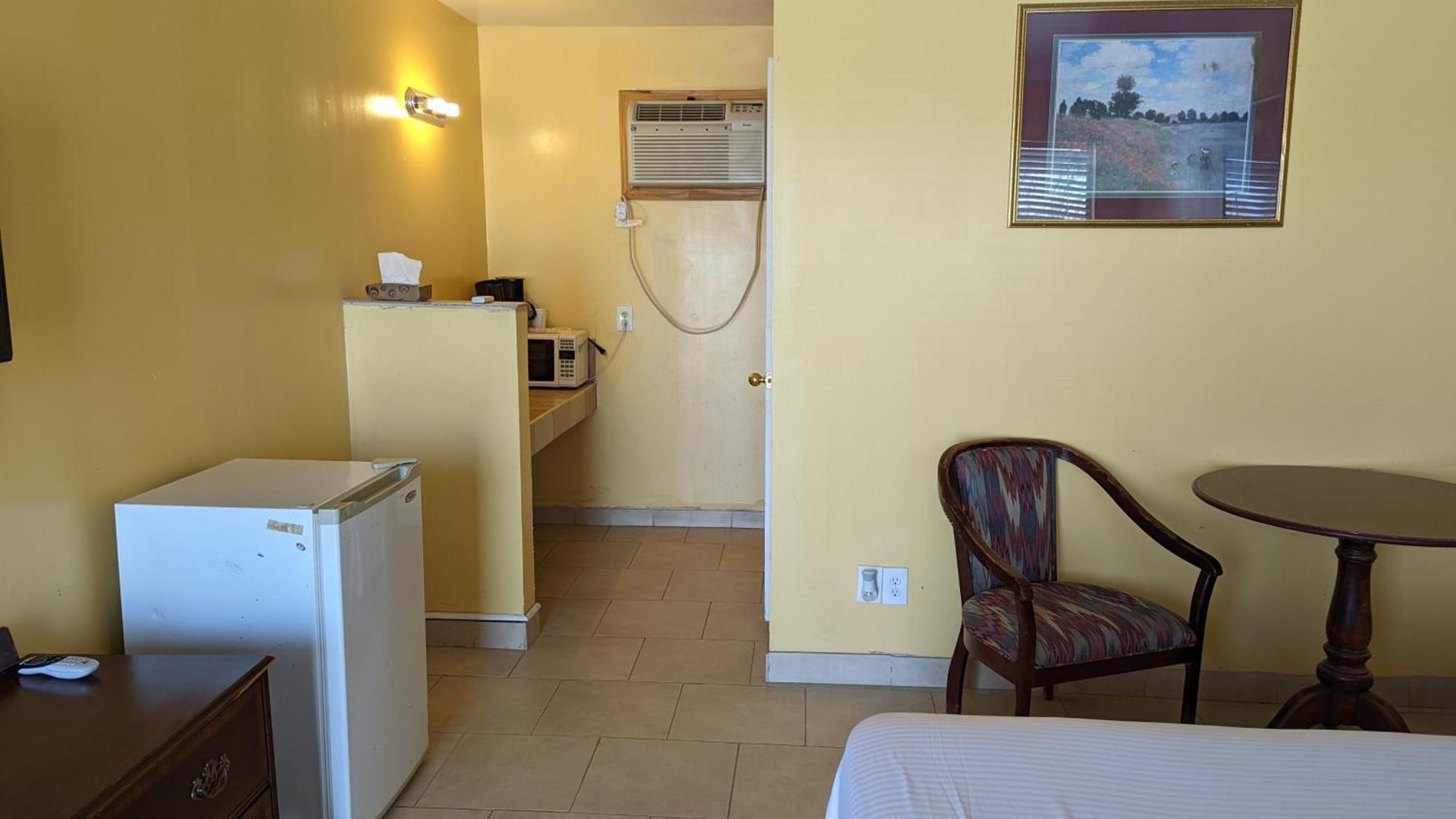 Canadian Inn photo 5