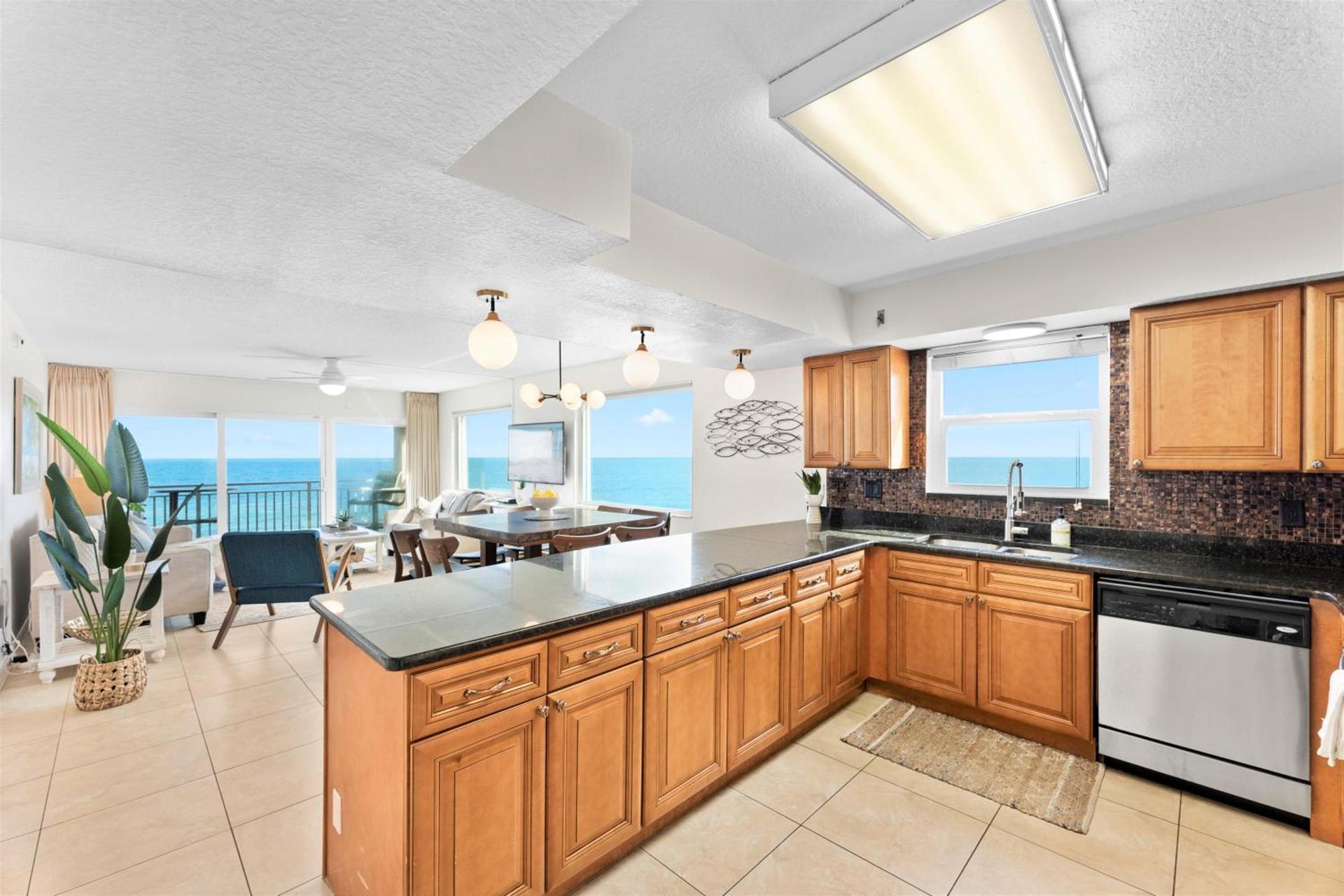 Paradise Beach Club - Oceanfront and Penthouse photo 74