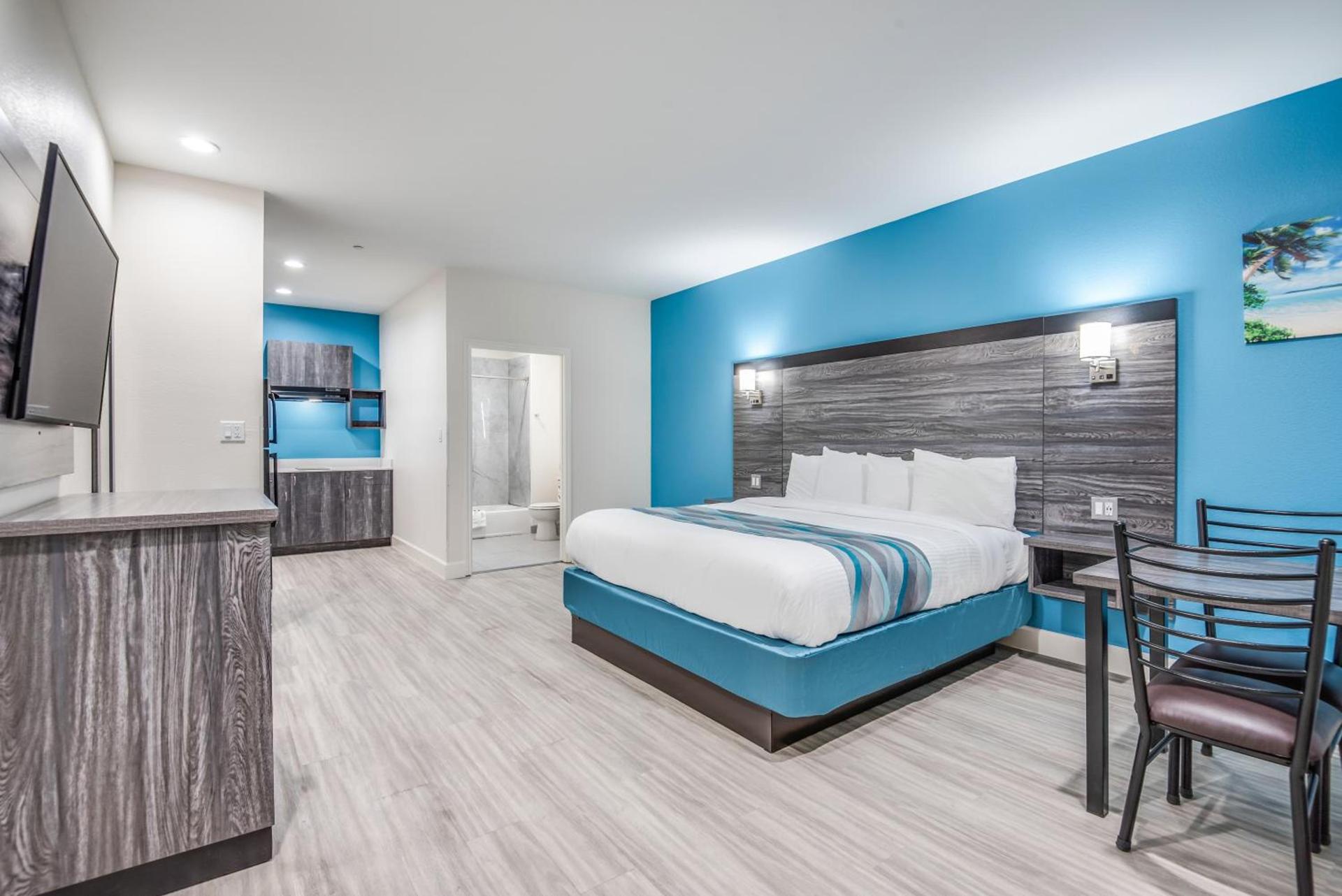 Americas Best Value Inn & Suites Houston at Hwy 6 photo 4