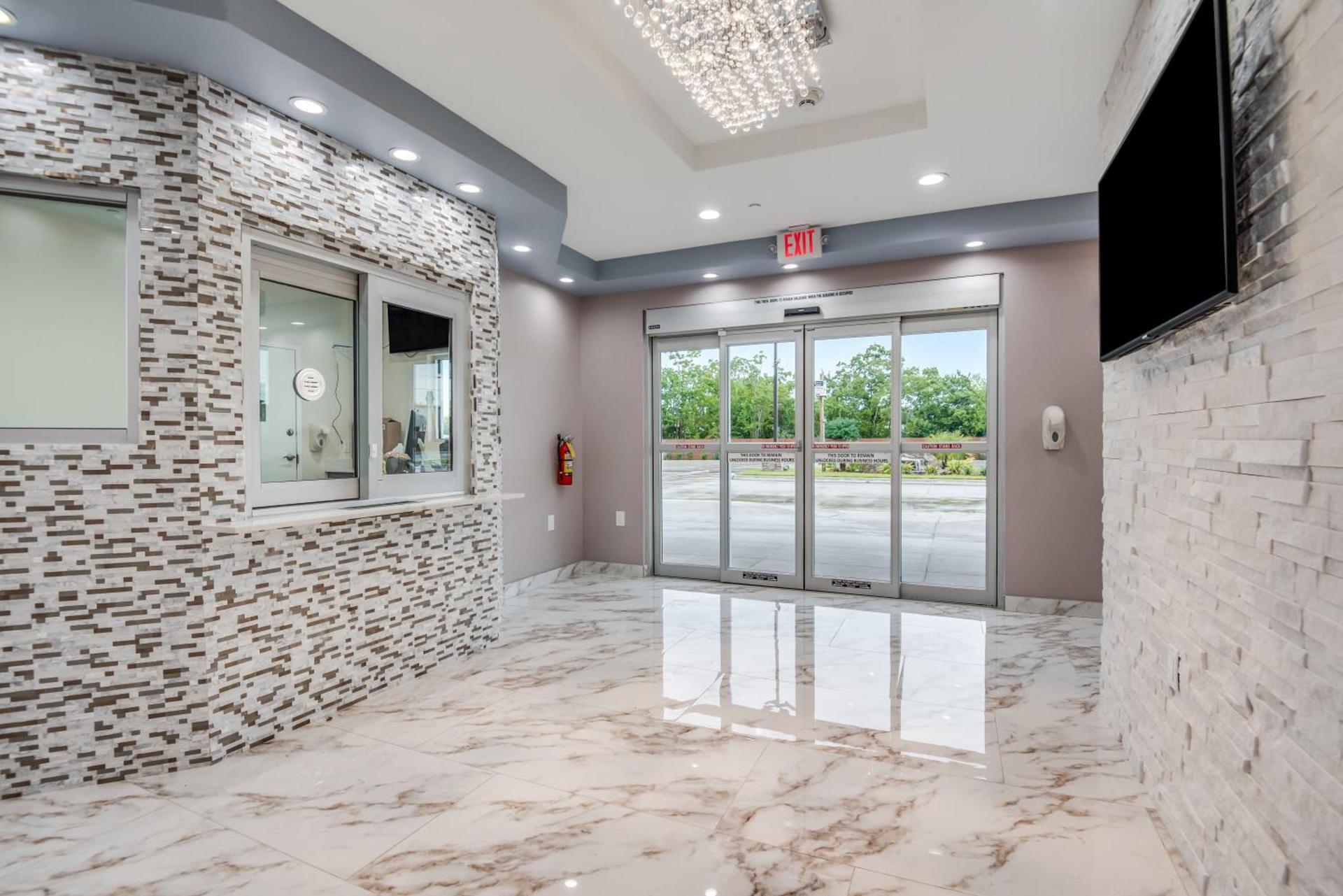 Americas Best Value Inn & Suites Houston at Hwy 6 photo 18