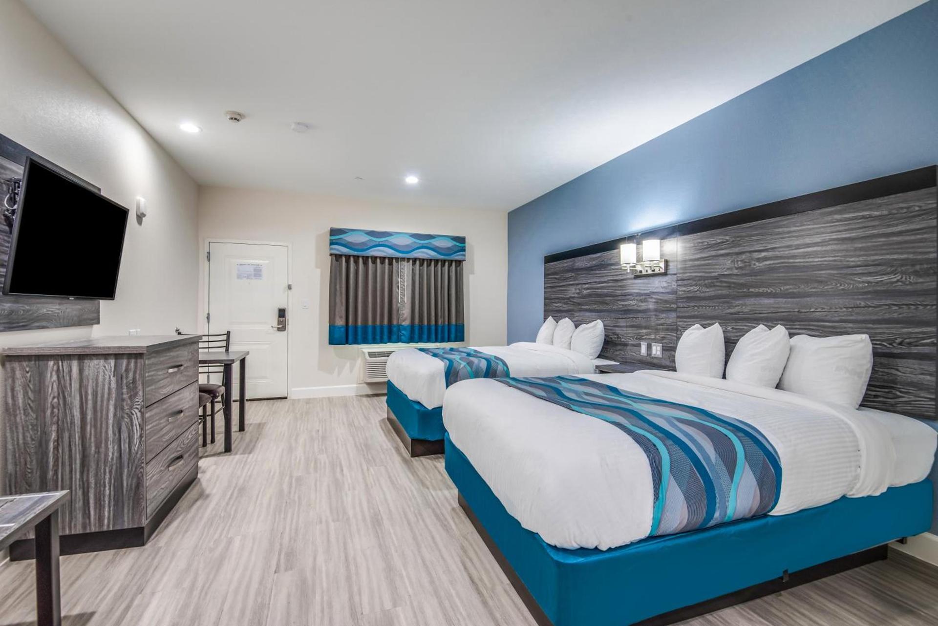 Americas Best Value Inn & Suites Houston at Hwy 6 photo 17