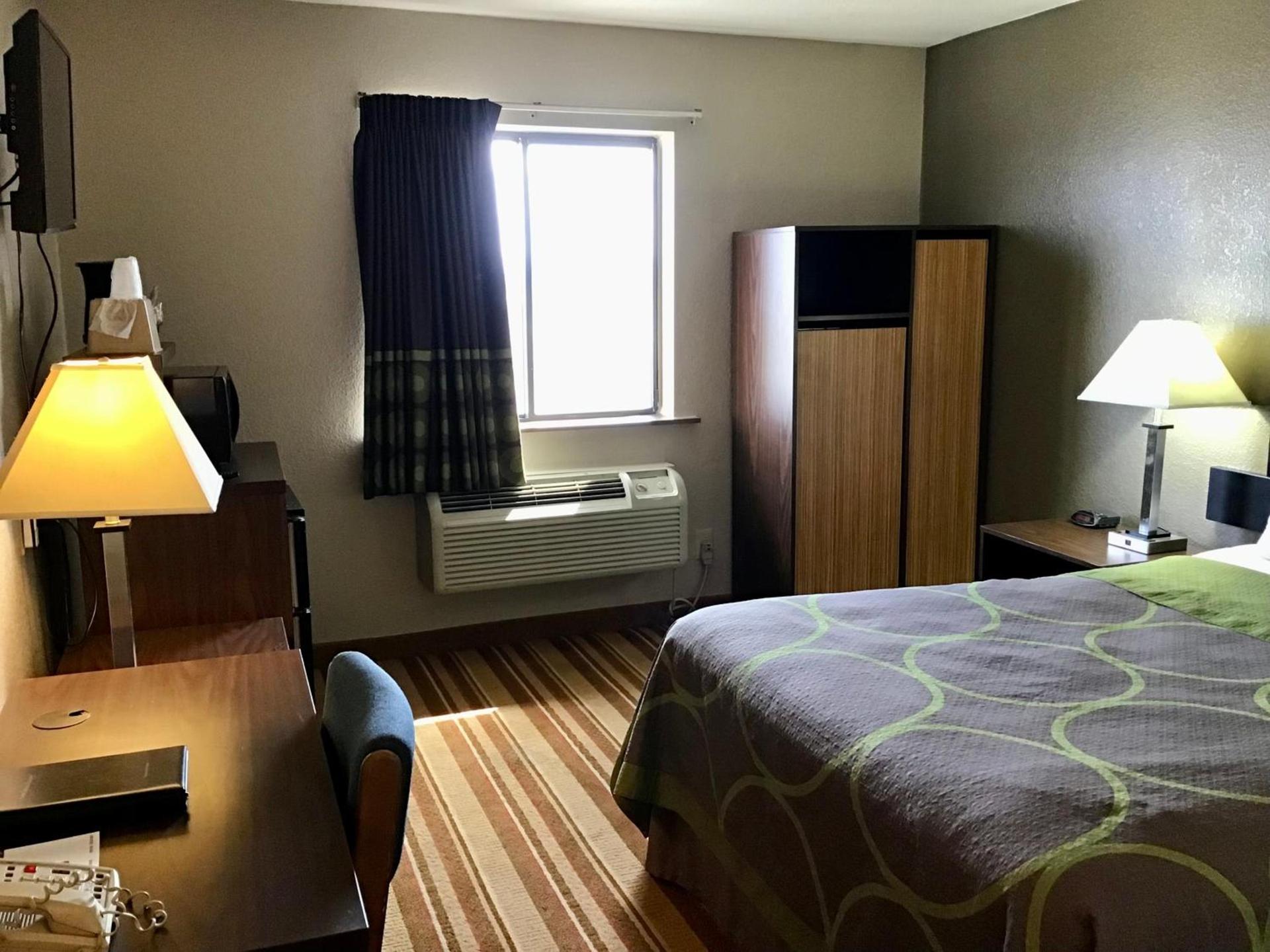 Super 8 by Wyndham Helena photo 31