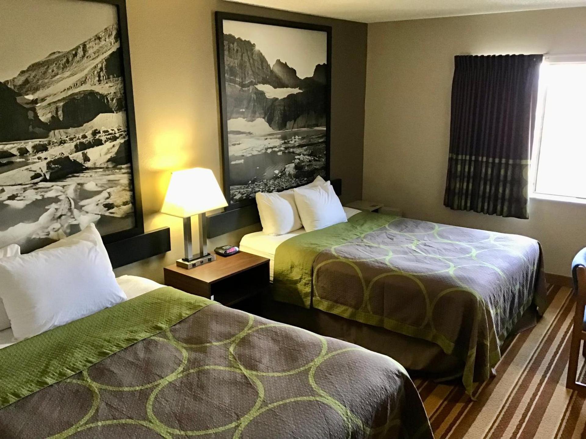 Super 8 by Wyndham Helena photo 32