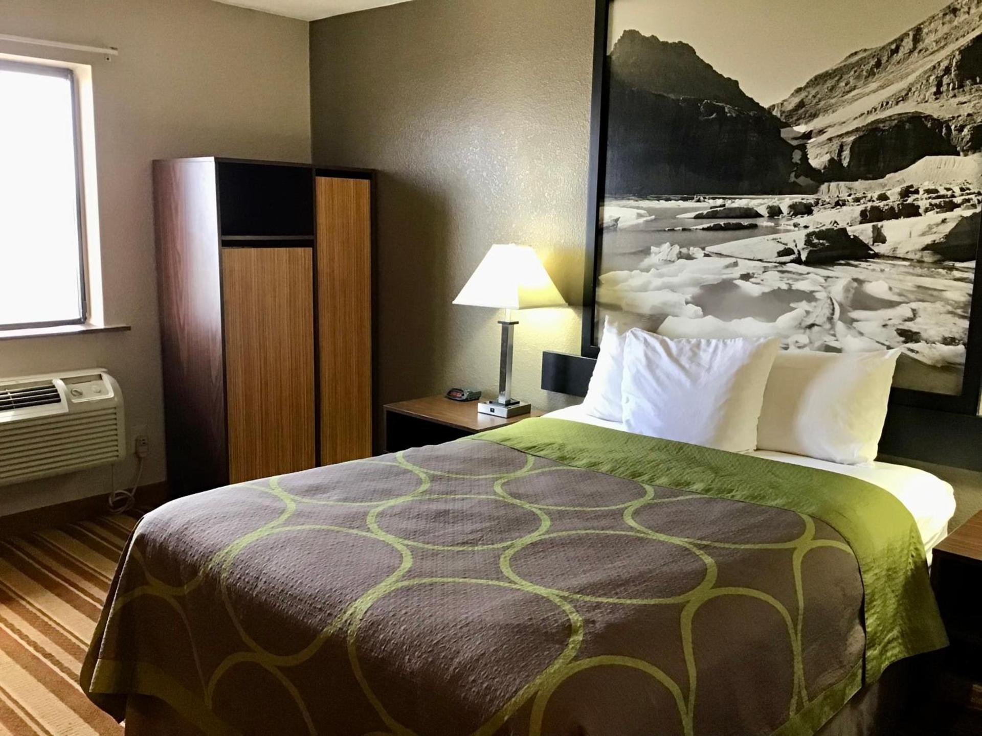 Super 8 by Wyndham Helena photo 33