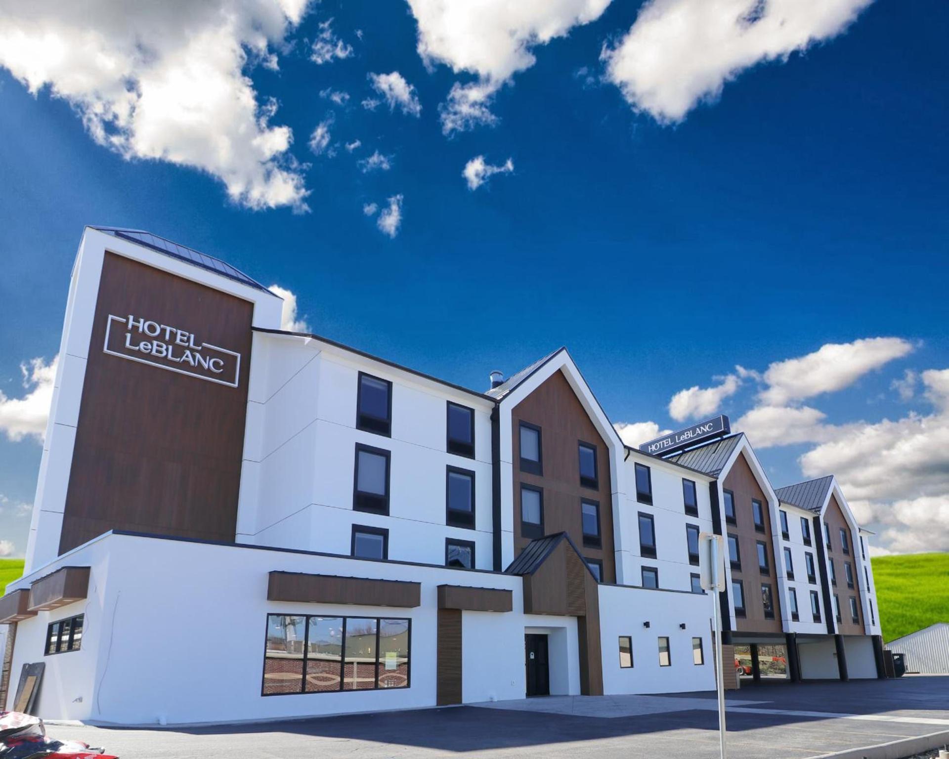 Garner Hotel Pigeon Forge Downtown by IHG photo 29