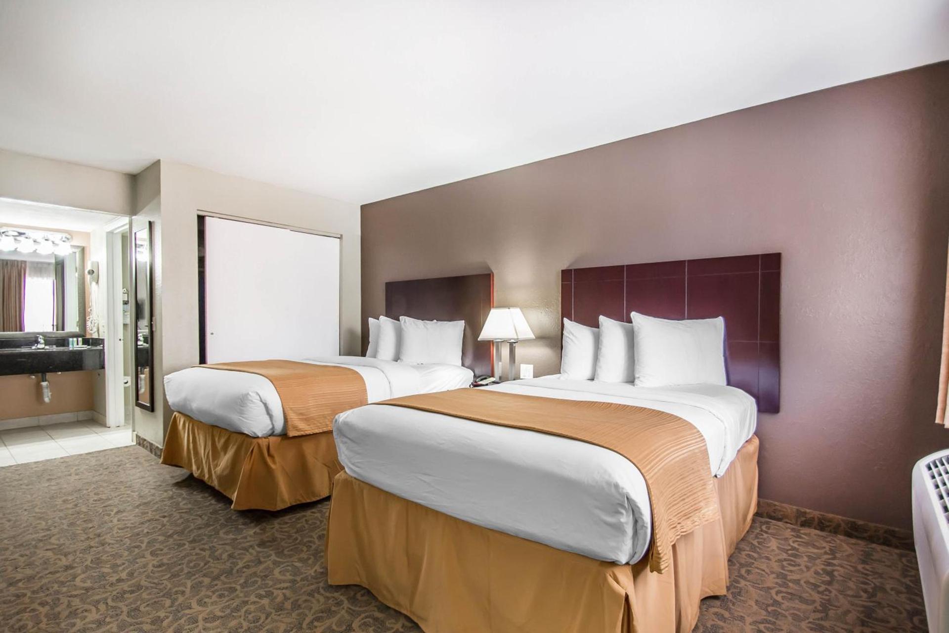Quality Inn & Suites By the Parks photo 43