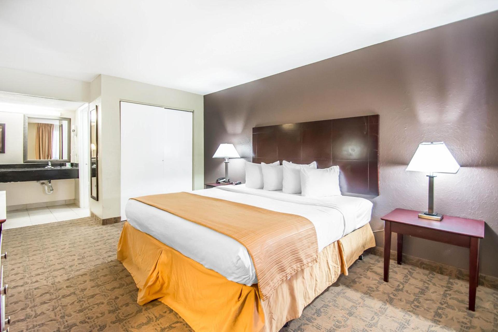 Quality Inn & Suites By the Parks photo 42