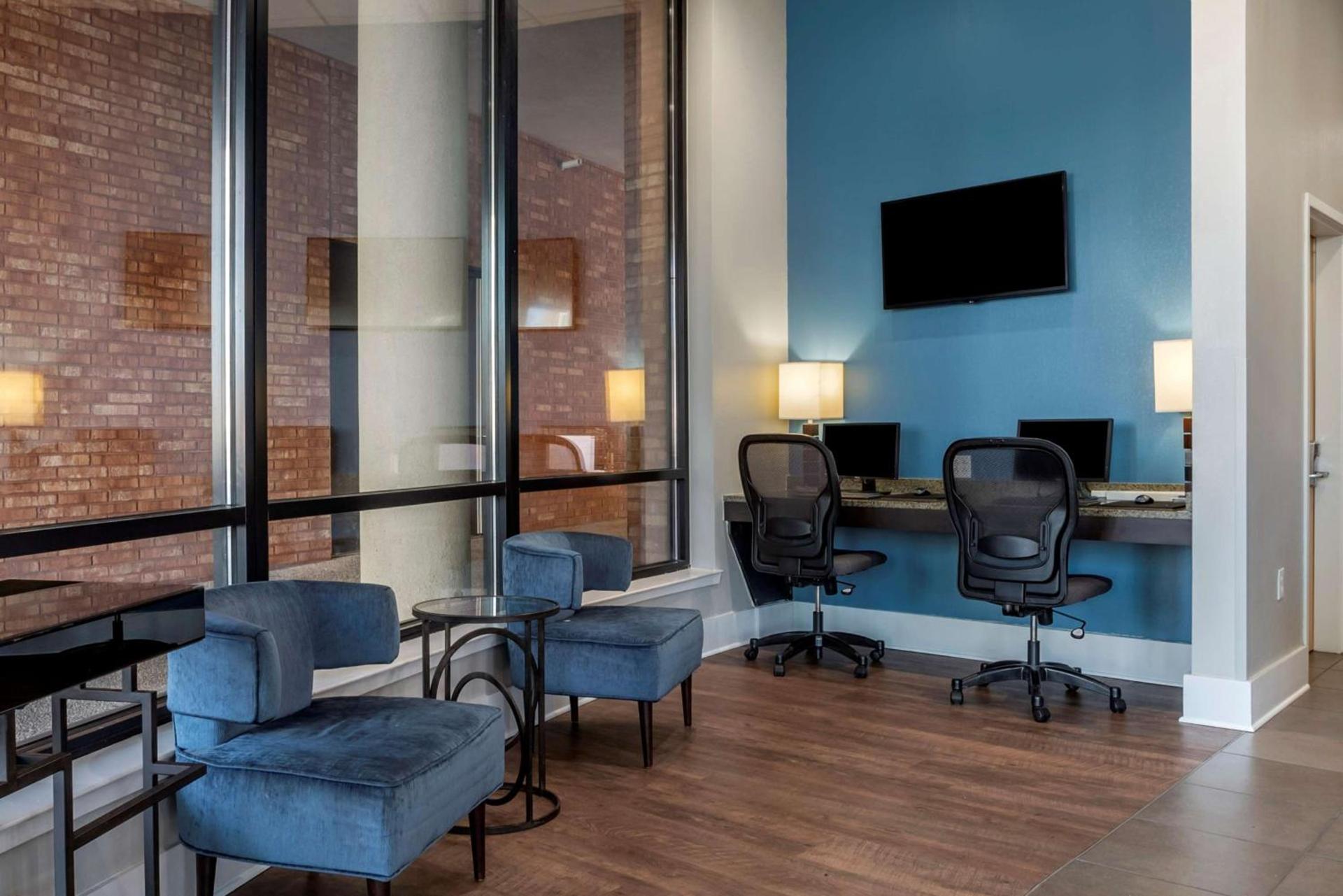 Best Western Plus Philadelphia Airport South - at Widener University photo 3