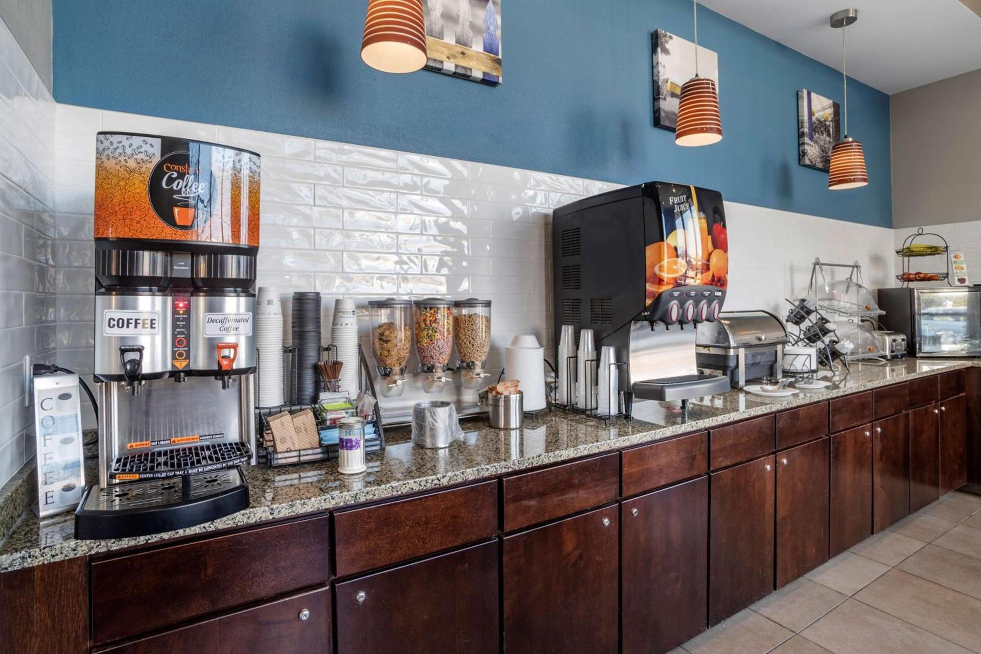 Best Western Plus Philadelphia Airport South - at Widener University photo 18