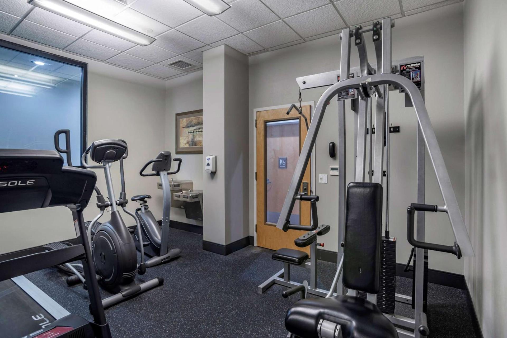 Best Western Plus Philadelphia Airport South - at Widener University photo 8