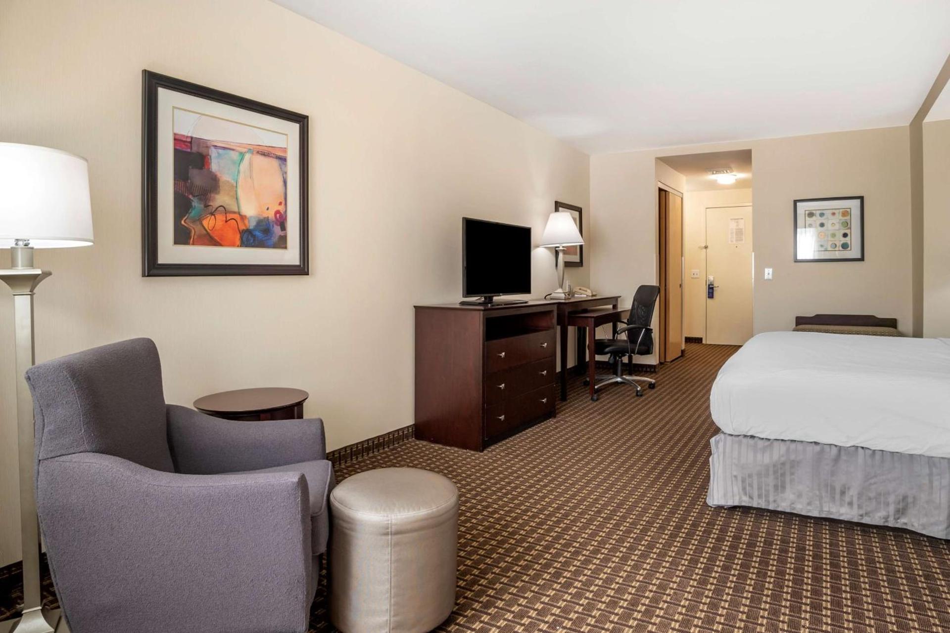 Best Western Plus Philadelphia Airport South - at Widener University photo 35