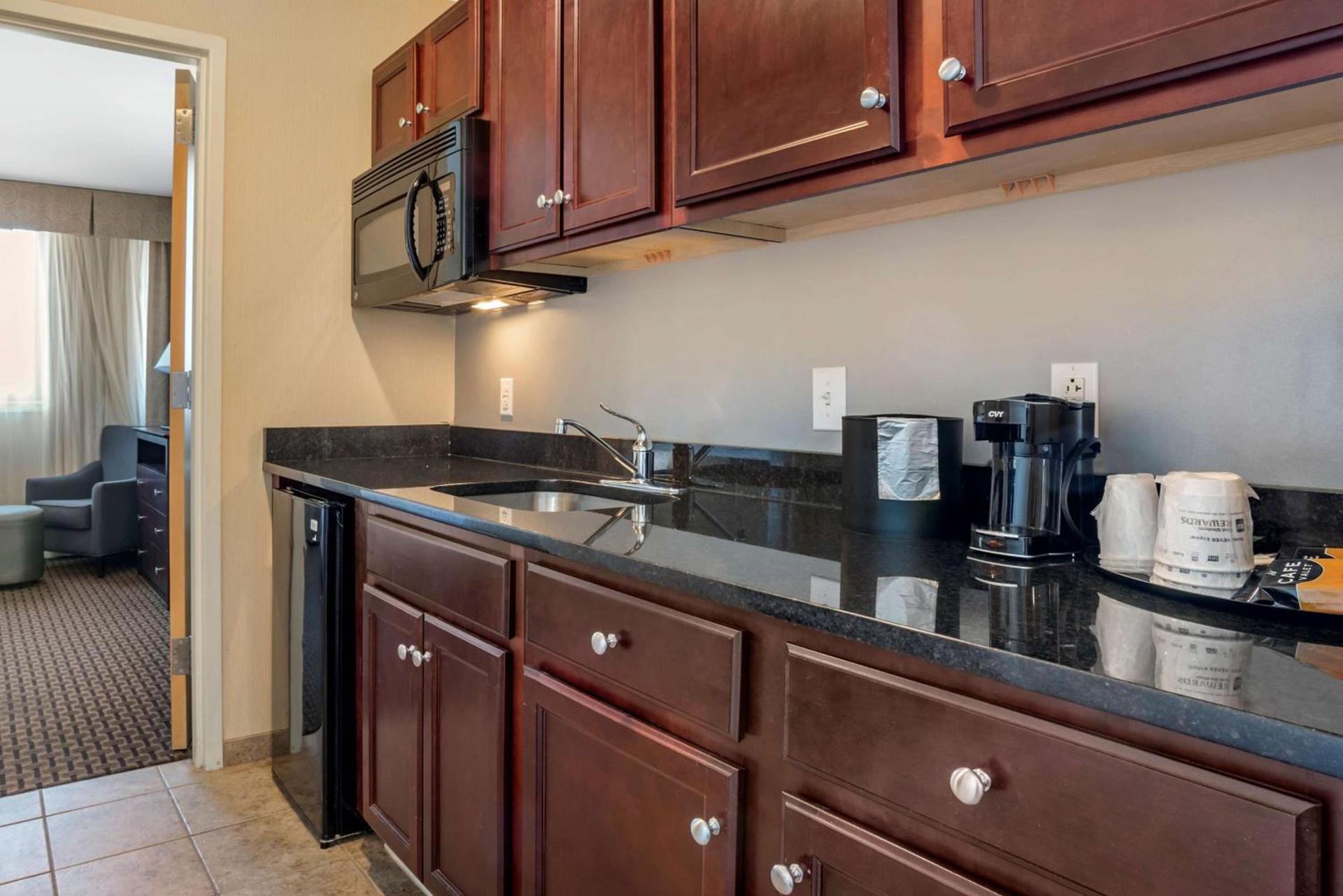 Best Western Plus Philadelphia Airport South - at Widener University photo 15