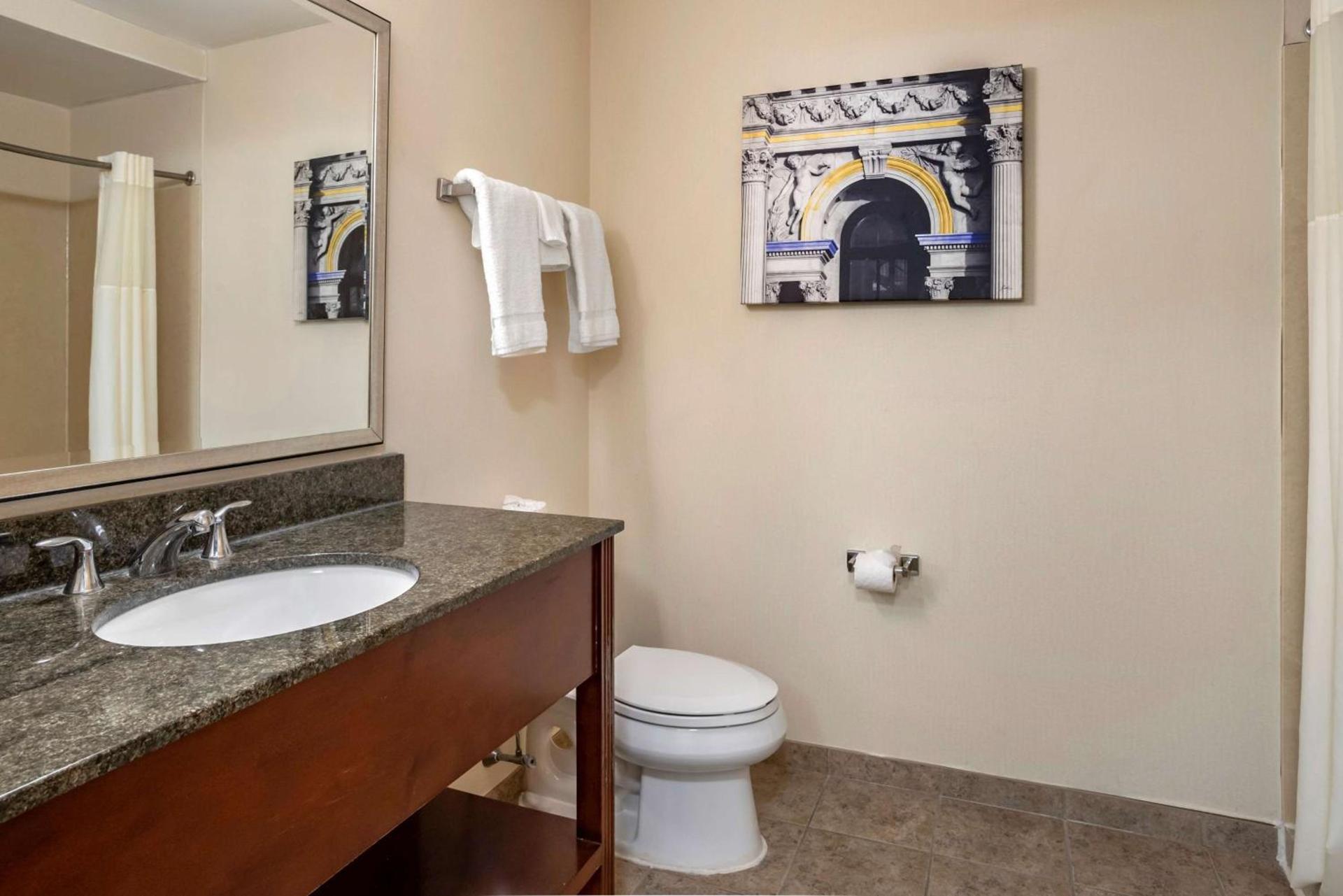 Best Western Plus Philadelphia Airport South - at Widener University photo 31