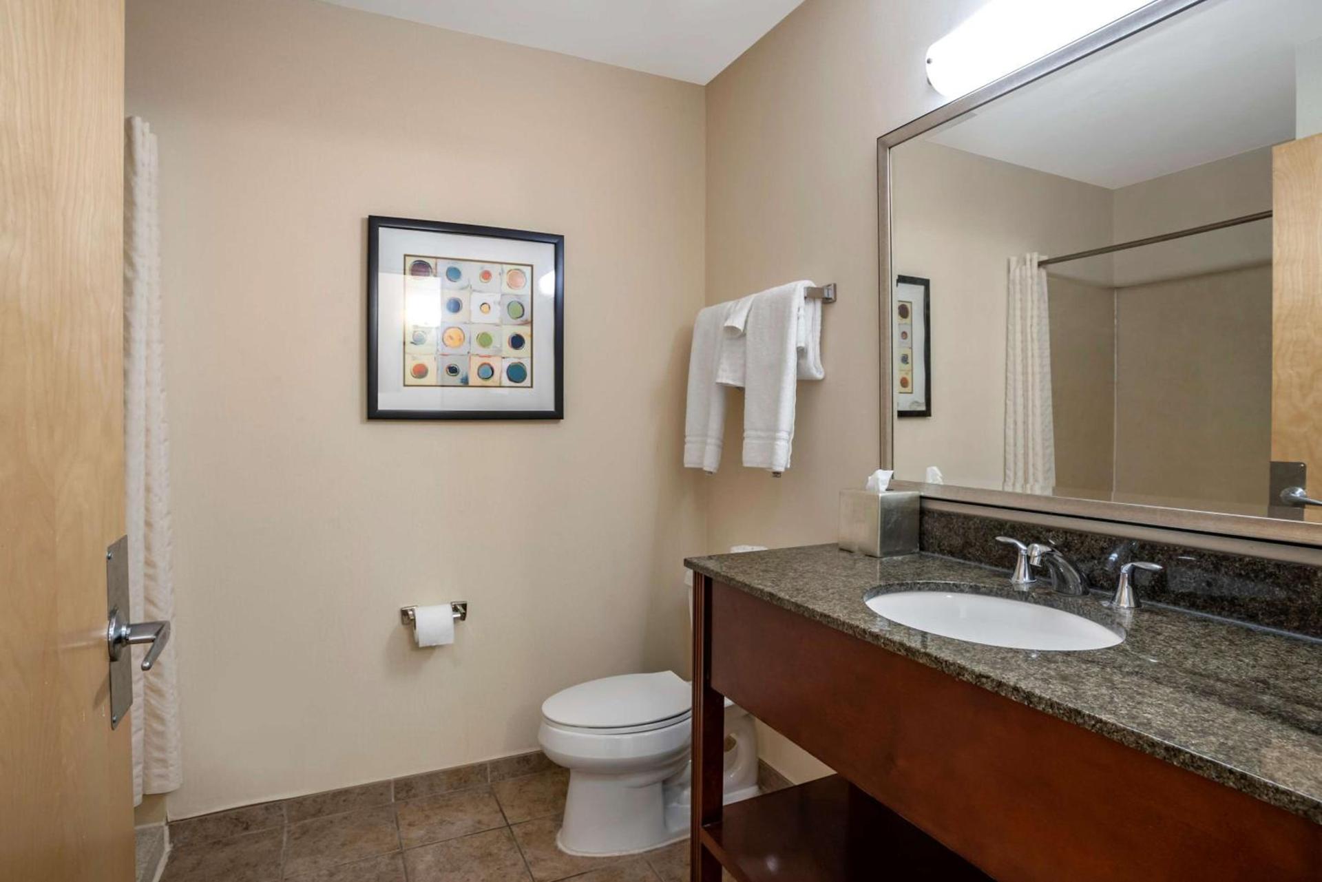 Best Western Plus Philadelphia Airport South - at Widener University photo 32