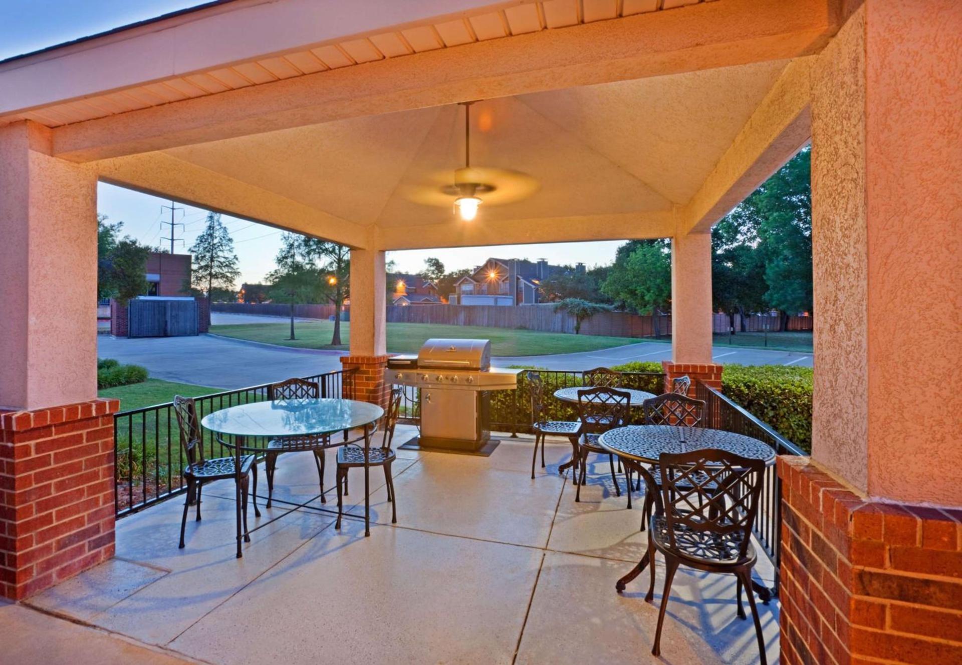 Sonesta Simply Suites Arlington Entertainment District photo 22