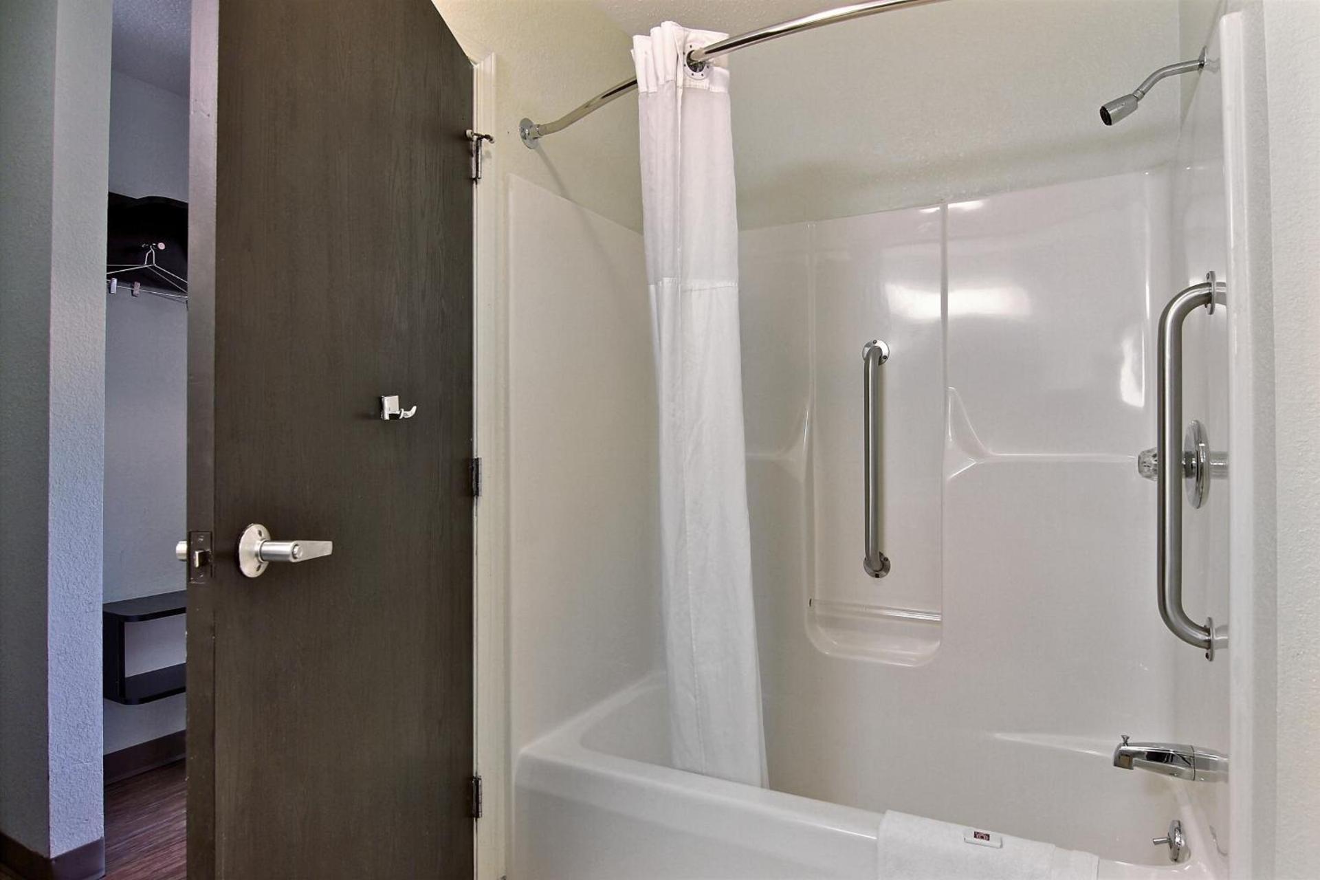 Motel 6-Gilman, IL photo 11