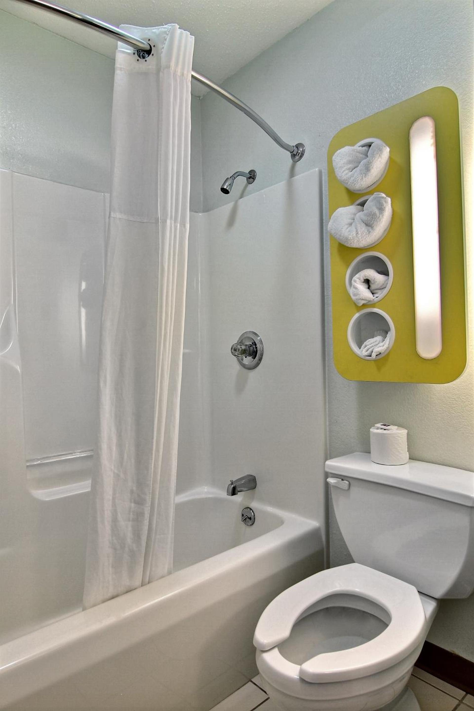 Motel 6-Gilman, IL photo 12