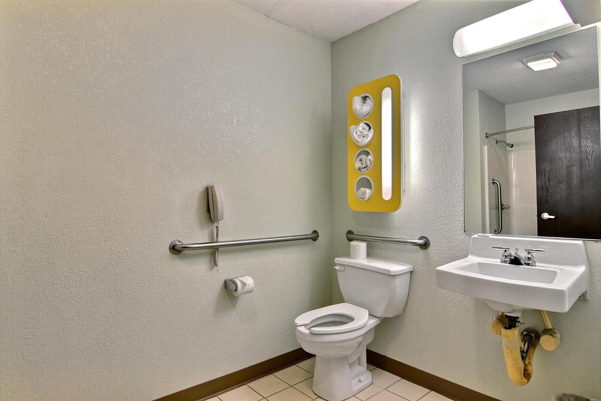 Motel 6-Gilman, IL photo 13