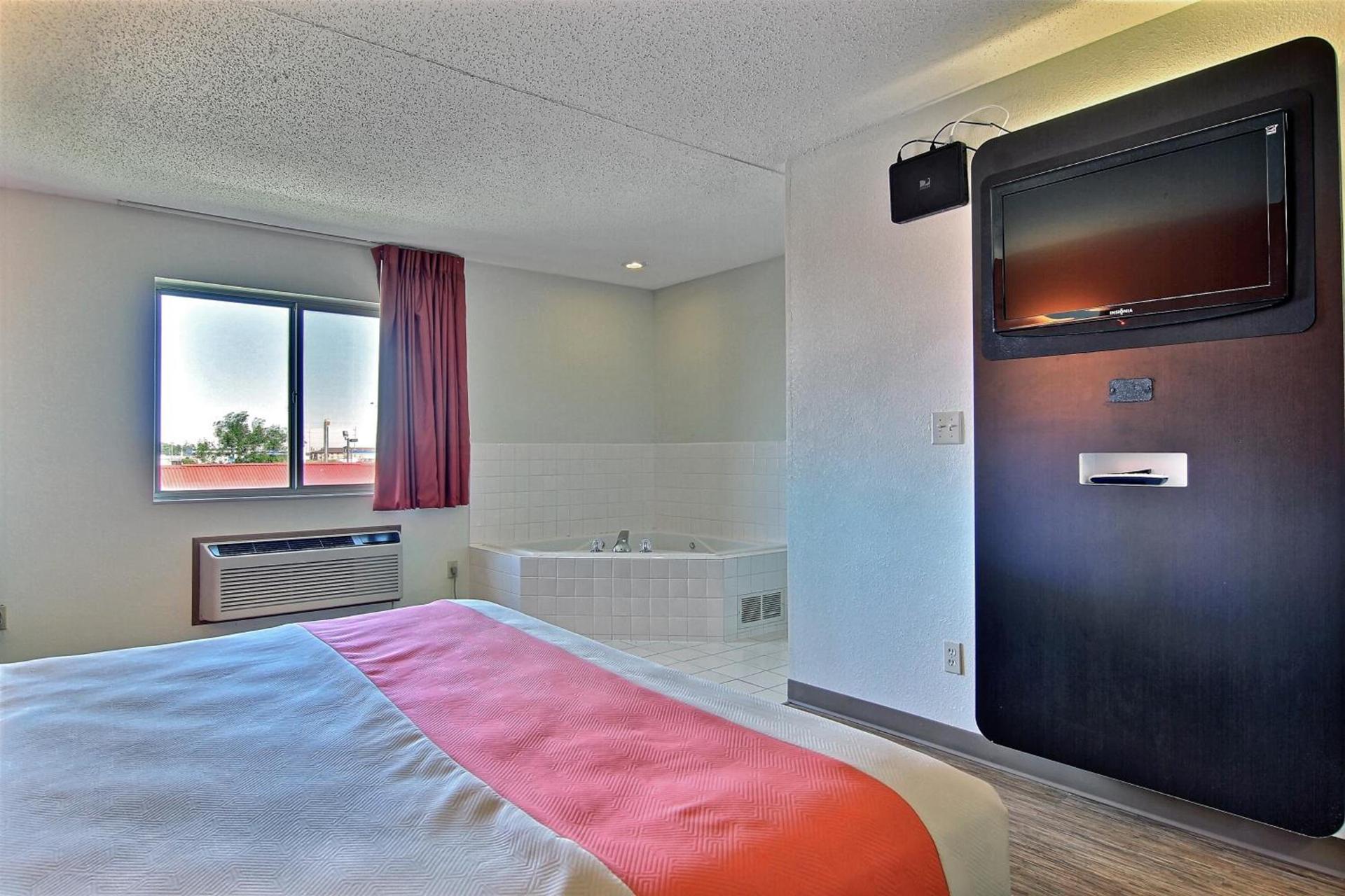 Motel 6-Gilman, IL photo 39