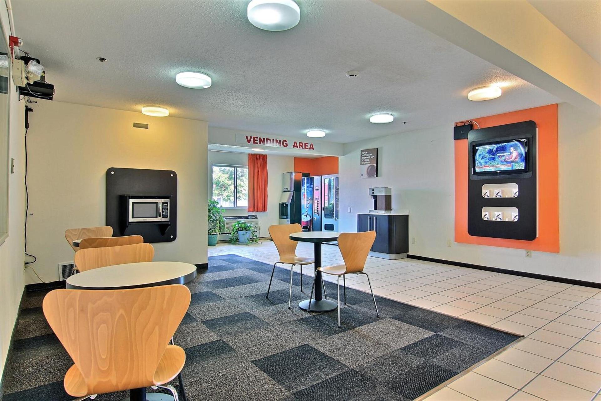 Motel 6-Gilman, IL photo 40